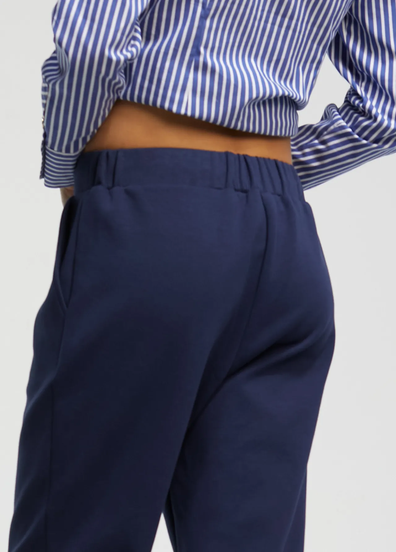 jogging_detalle_tirador_6.webp Lola Casademunt Pantalones<Jogging detalle tirador AZULNOCHE