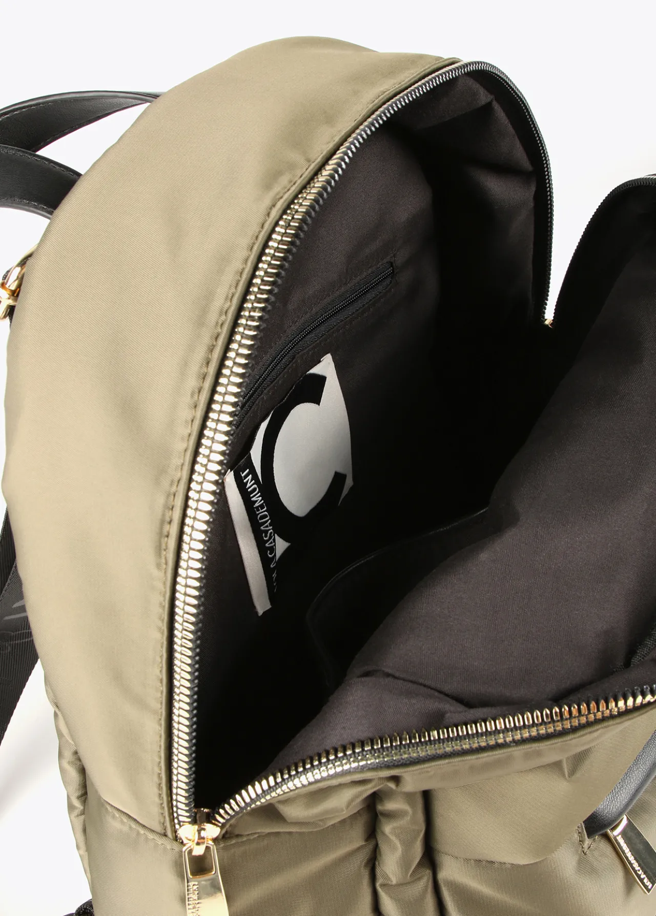 mochila_acolchada_1.webp Lola Casademunt Mochilas Y Riñoneras | Bolsos Grandes<Mochila acolchada VERDE