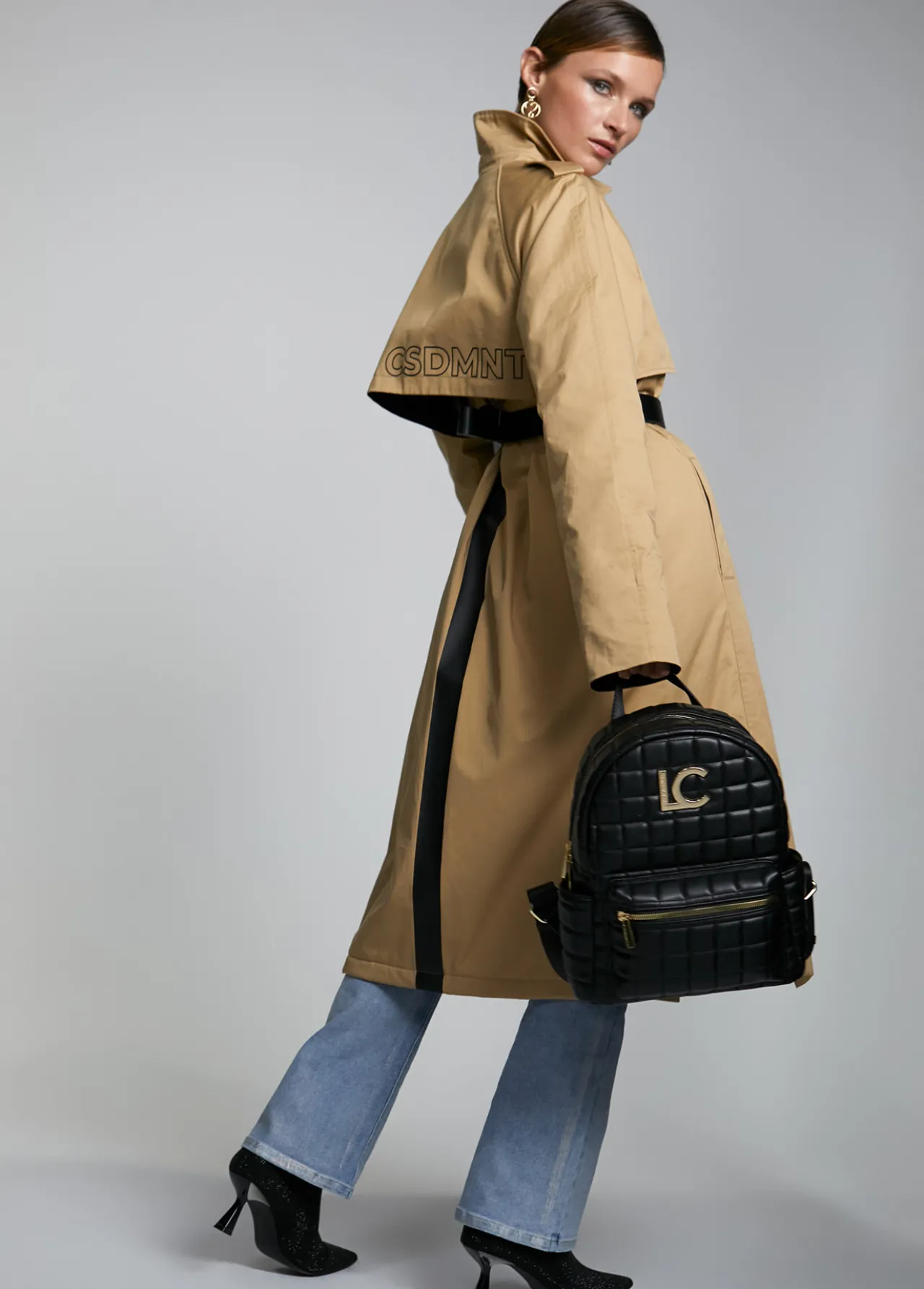 mochila_acolchada_de_cuadros_7.webp Lola Casademunt Bolsos Grandes | Mochilas Y Riñoneras<Mochila acolchada de cuadros NEGRO