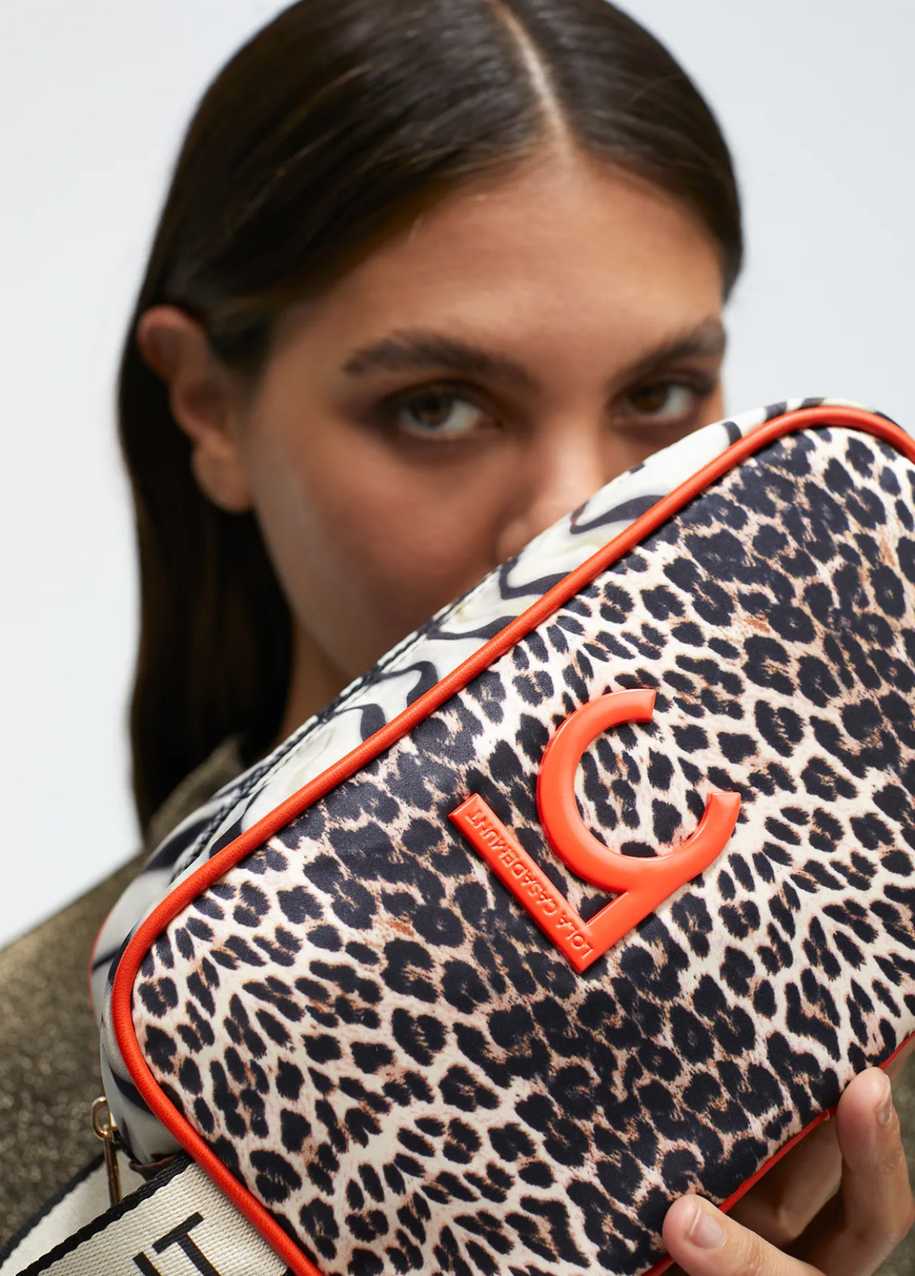 neceser_animal_print_6.webp Lola Casademunt Animal Print | Otros Complementos<Neceser animal print CRUDO-NEGRO