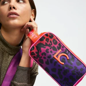 Lola Casademunt Otros Complementos | Bolsos De Mano Y Neceseres<Neceser animal print multicolor ROJO-LILA