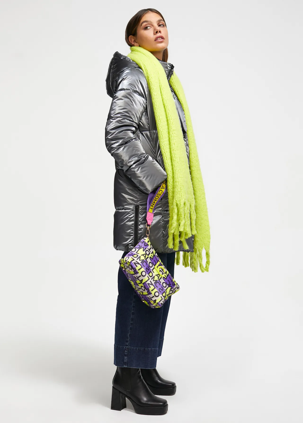 neceser_monograma_2.webp Lola Casademunt Animal Print | Otros Complementos<Neceser monograma LILA-AMARILLO