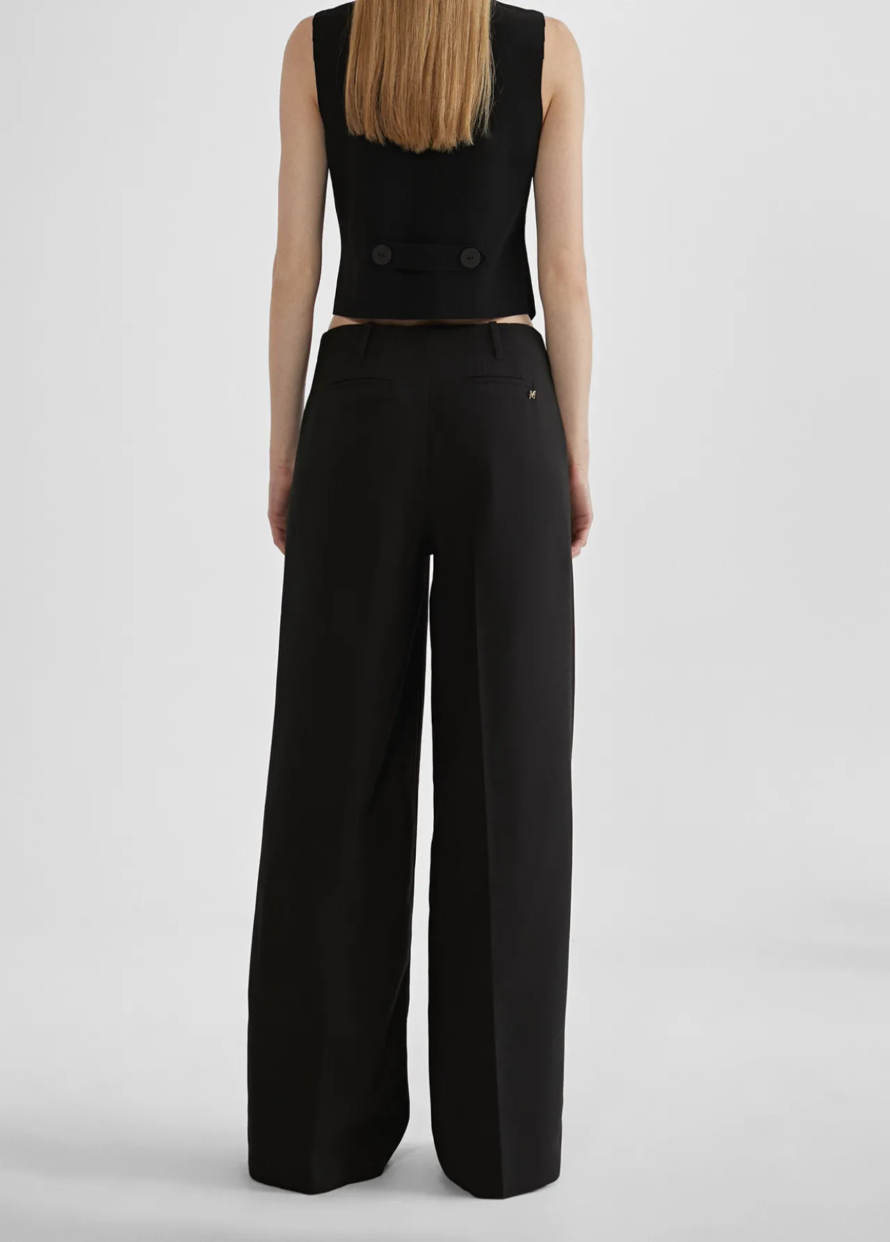 pantaln_aberturas_laterales_6.webp Lola Casademunt Pantalones<Pantalón aberturas laterales NEGRO