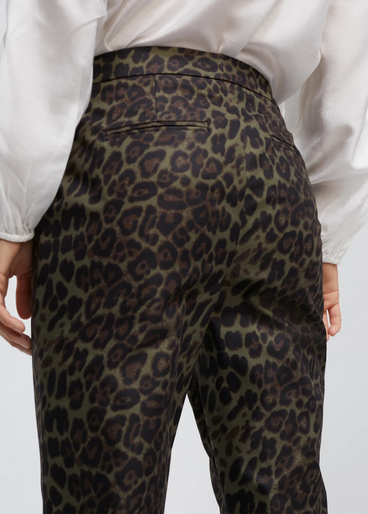 pantaln_animal_print_2-1.webp Lola Casademunt Animal Print | Pantalones<Pantalón animal print NEGRO-VERDE