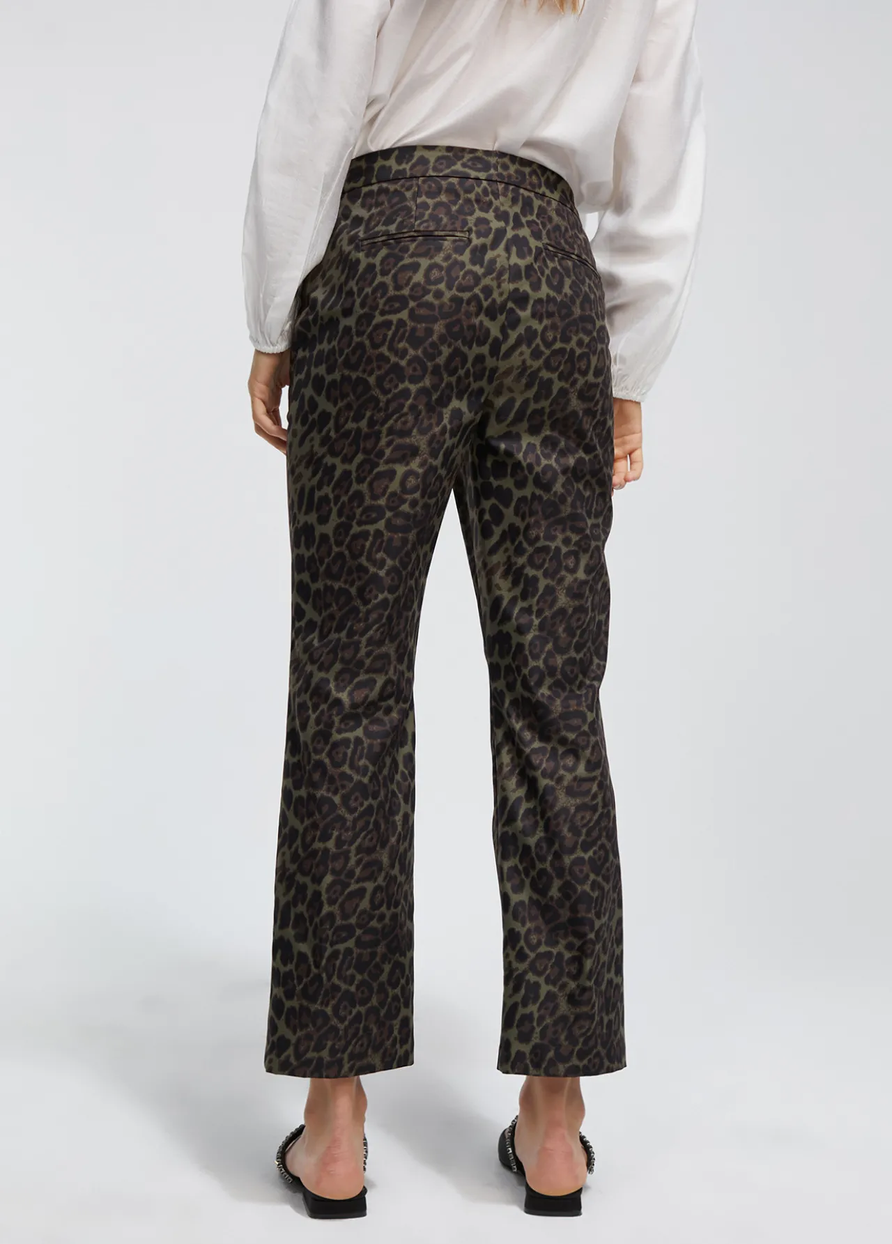 pantaln_animal_print_5-1.webp Lola Casademunt Animal Print | Pantalones<Pantalón animal print NEGRO-VERDE