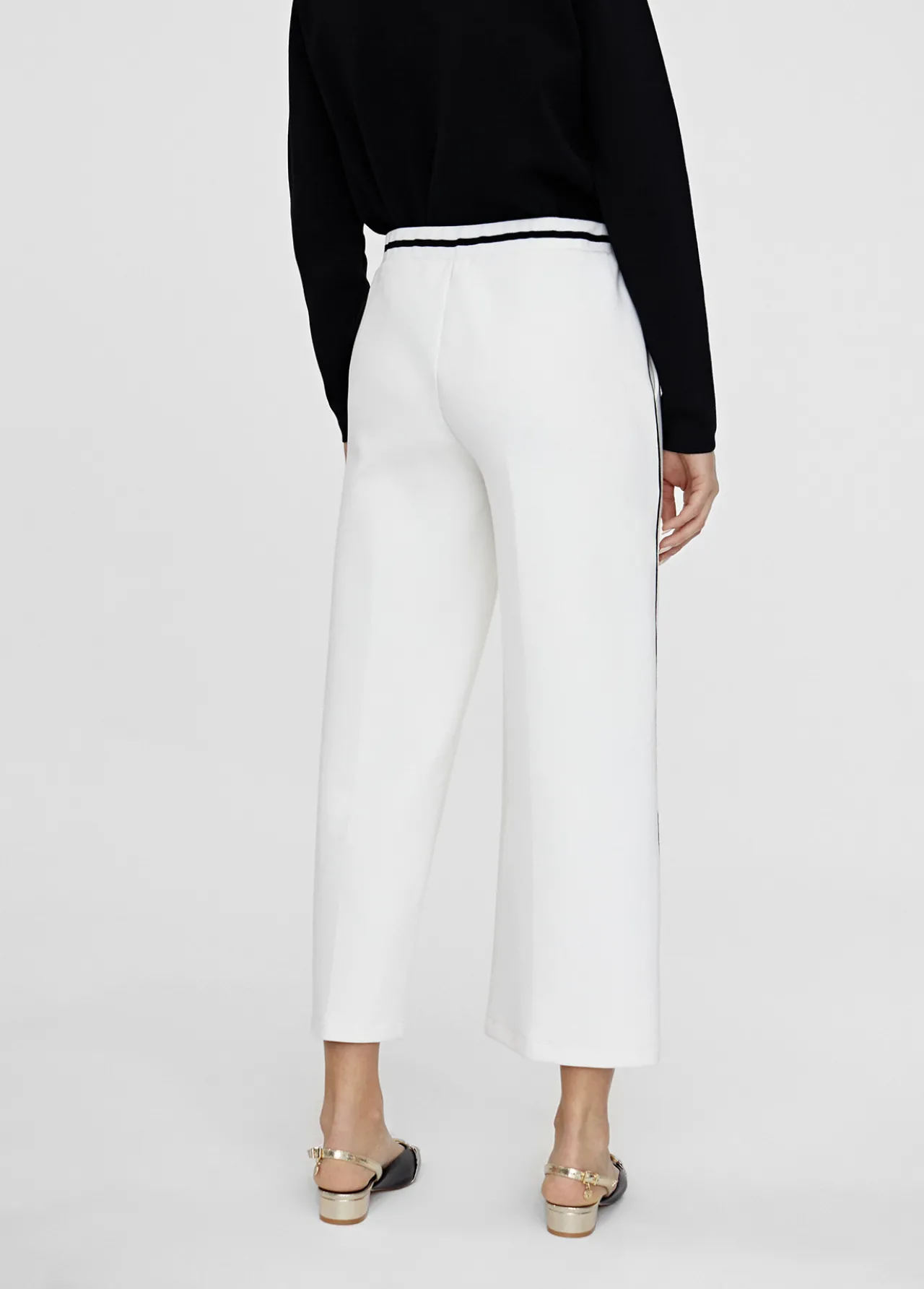 pantaln_blanco_con_vivo_2.webp Lola Casademunt Pantalones<Pantalón blanco con vivo CRUDO
