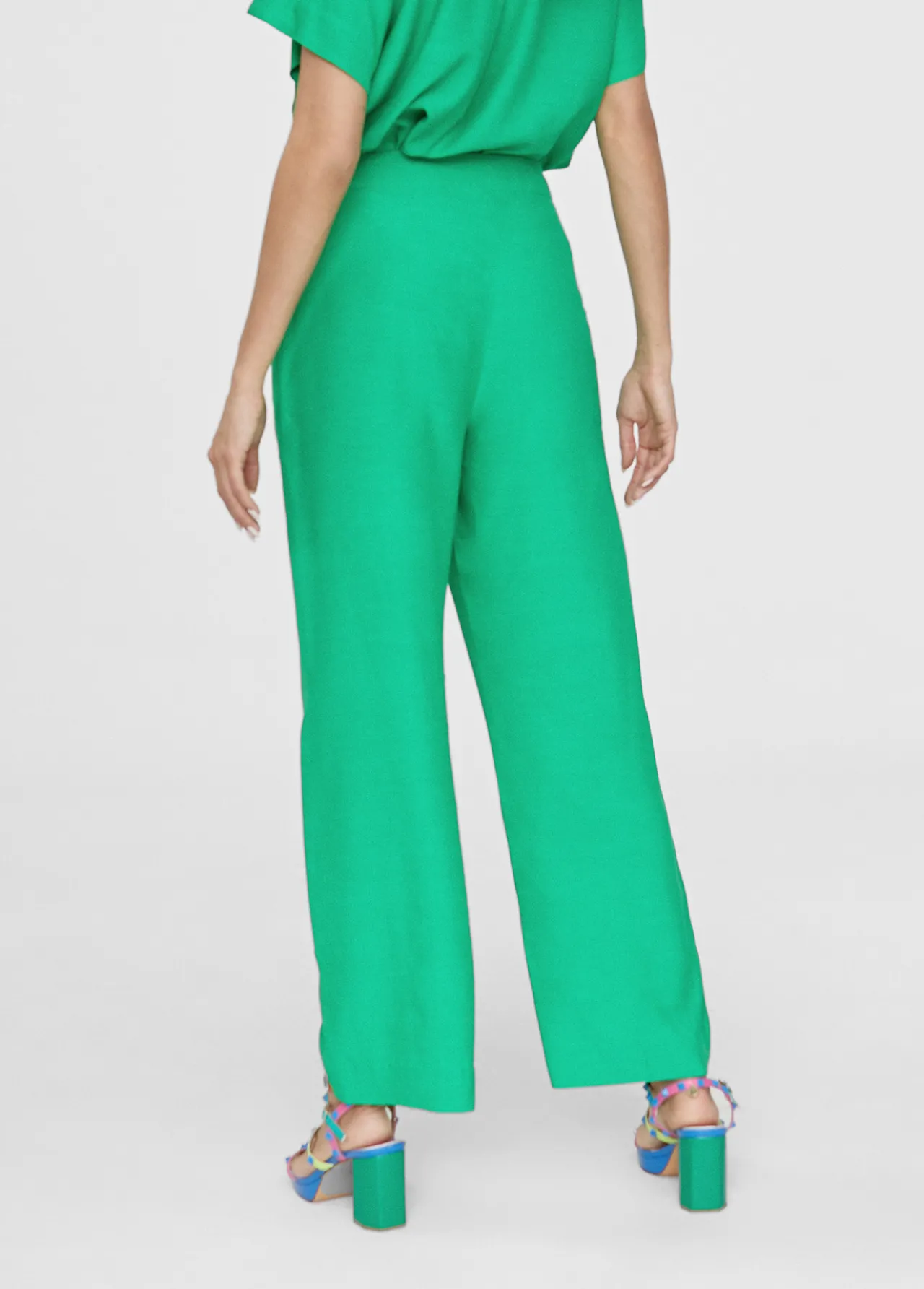 pantaln_cropped_monocolor_5-1.webp Lola Casademunt Pantalones<Pantalón cropped monocolor FUCSIA