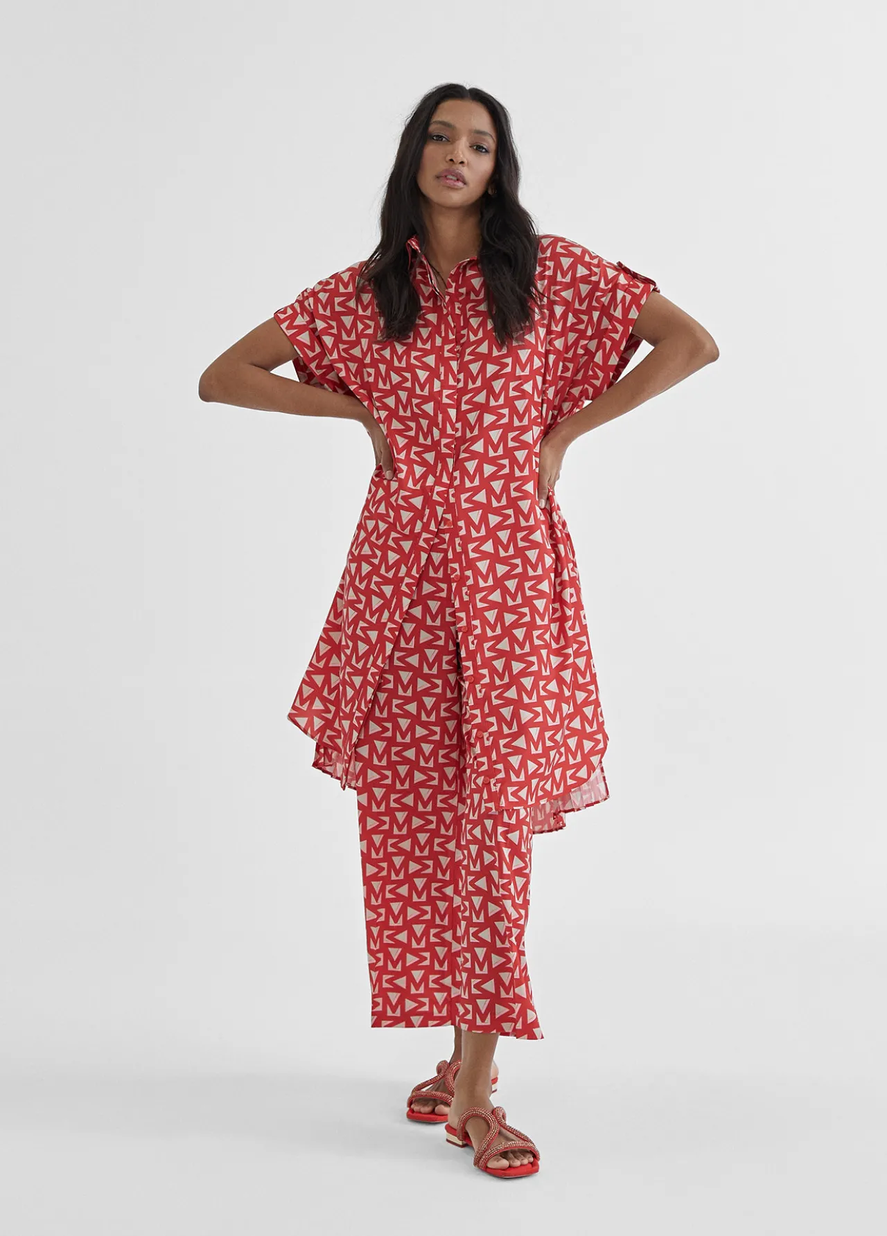 pantaln_cropped_monograma_0.webp Lola Casademunt Pantalones<Pantalón cropped monograma ROJO