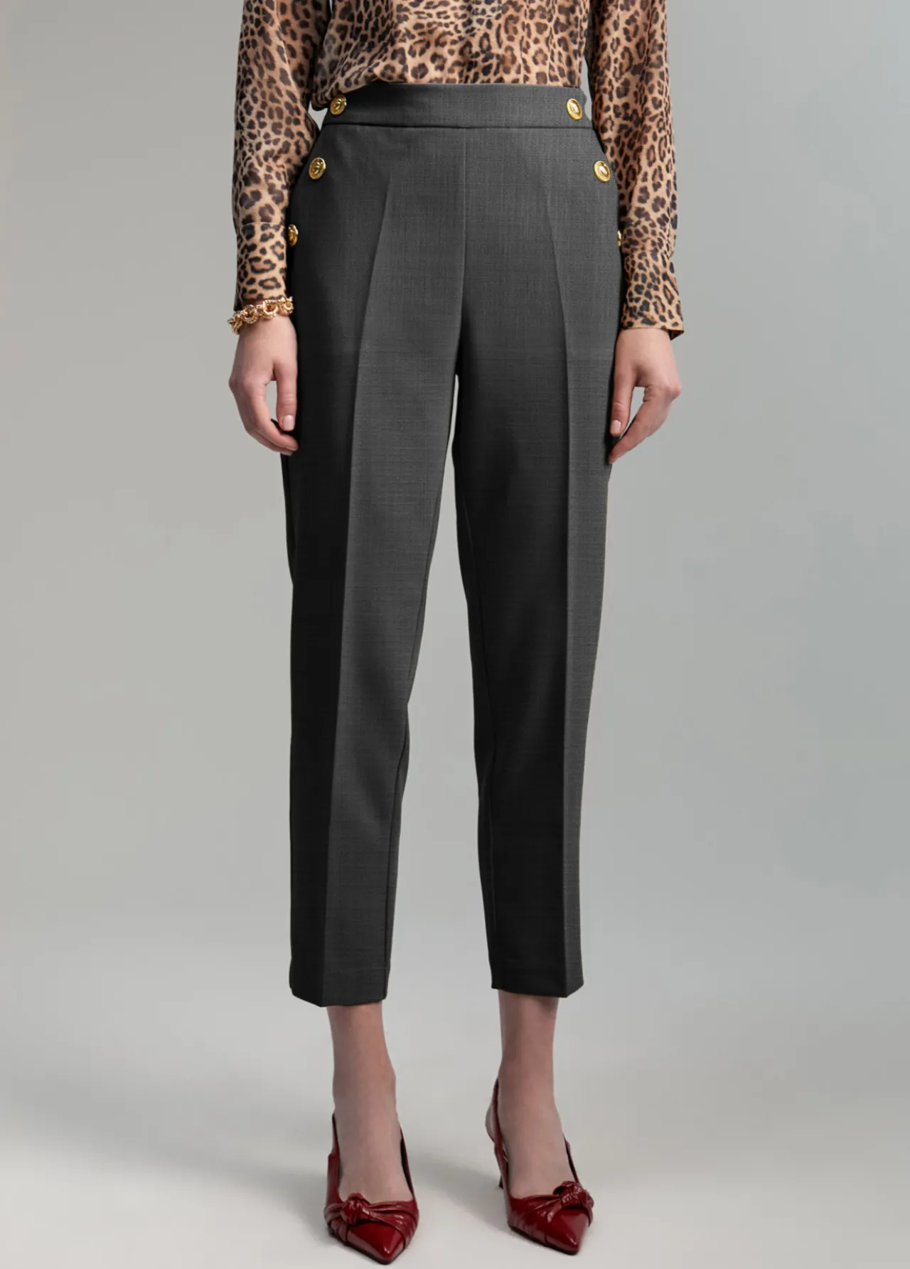 pantaln_detalle_botones_3.webp Lola Casademunt Pantalones<Pantalón detalle botones GRISOSCURO