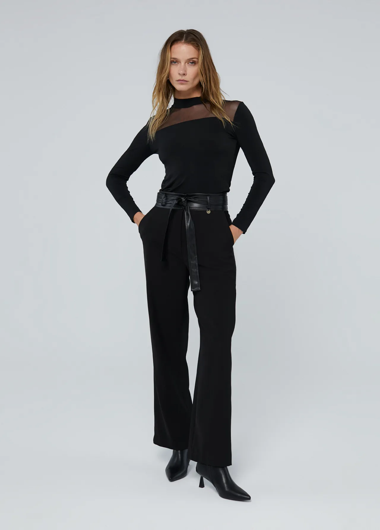 pantaln_detalle_cintura_0.webp Lola Casademunt Pantalones<Pantalón detalle cintura NEGRO