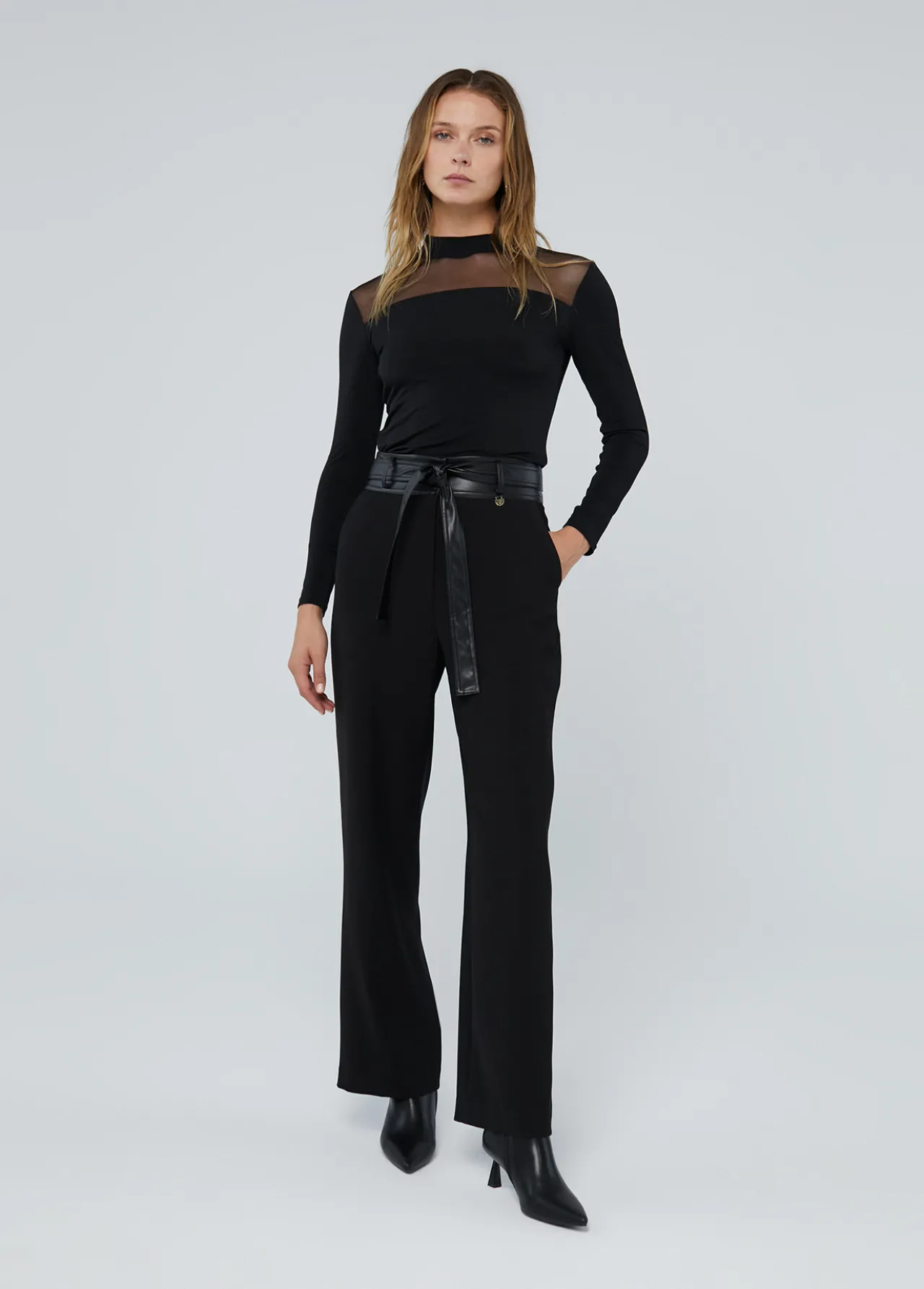 pantaln_detalle_cintura_2.webp Lola Casademunt Pantalones<Pantalón detalle cintura NEGRO