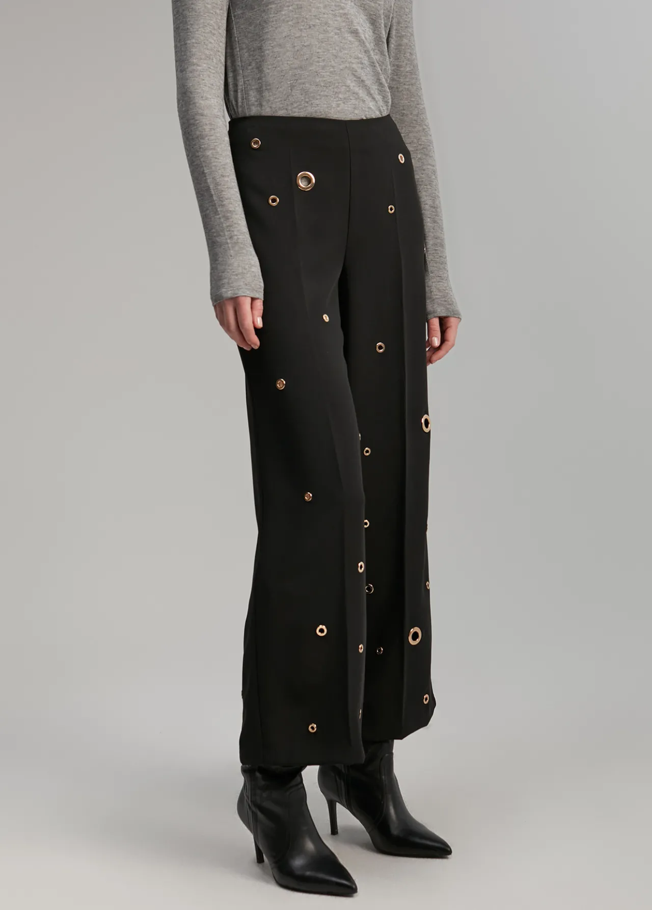 pantaln_detalle_eyelets_4.webp Lola Casademunt Pantalones<Pantalón detalle eyelets NEGRO