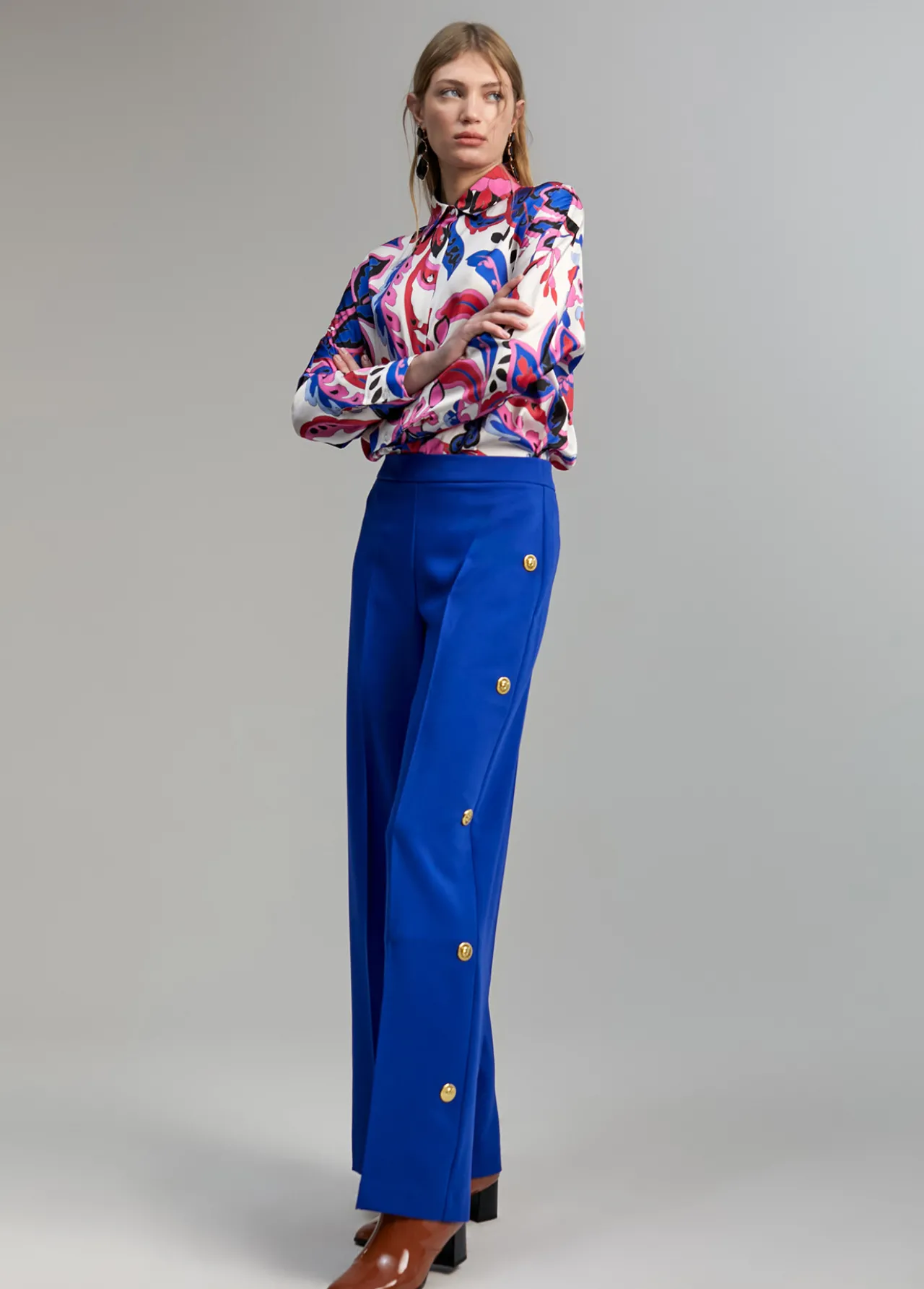 pantaln_detalle_snaps_0.webp Lola Casademunt Pantalones<Pantalón detalle snaps AZULMEDIO