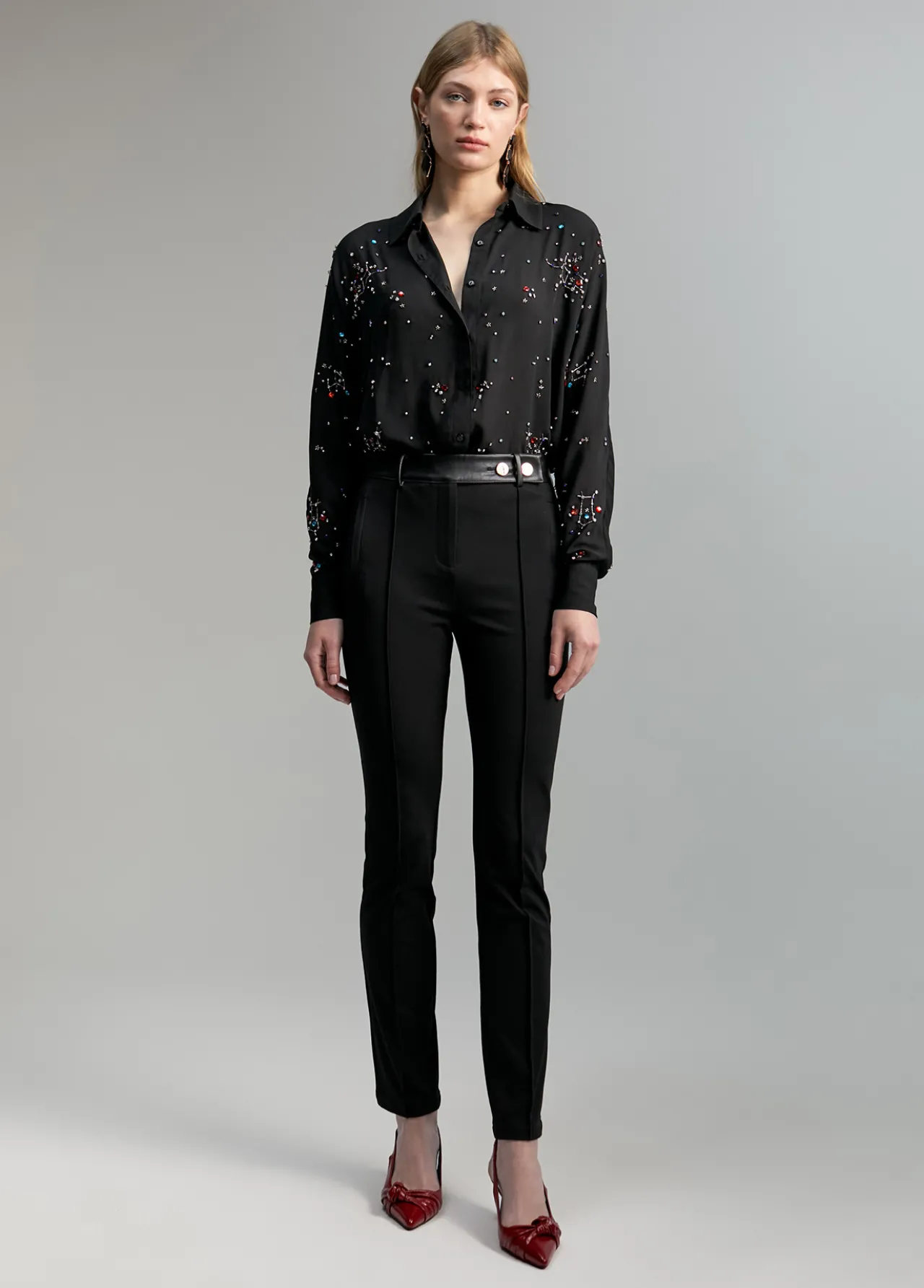 pantaln_detalles_efecto_piel_1.webp Lola Casademunt Pantalones<Pantalón detalles efecto piel NEGRO