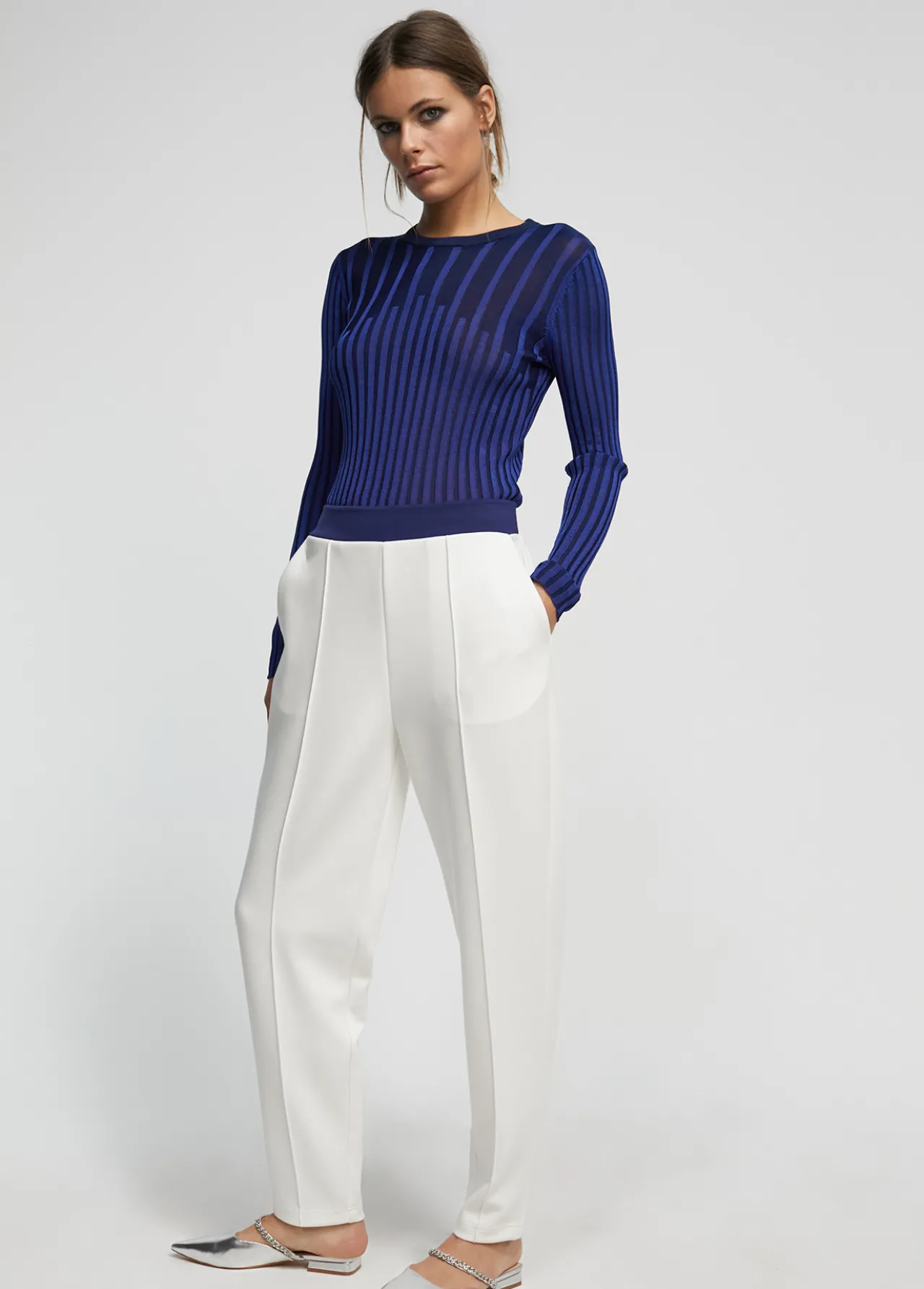 pantaln_jogger_recto_3.webp Lola Casademunt Pantalones<Pantalón jogger recto CRUDO