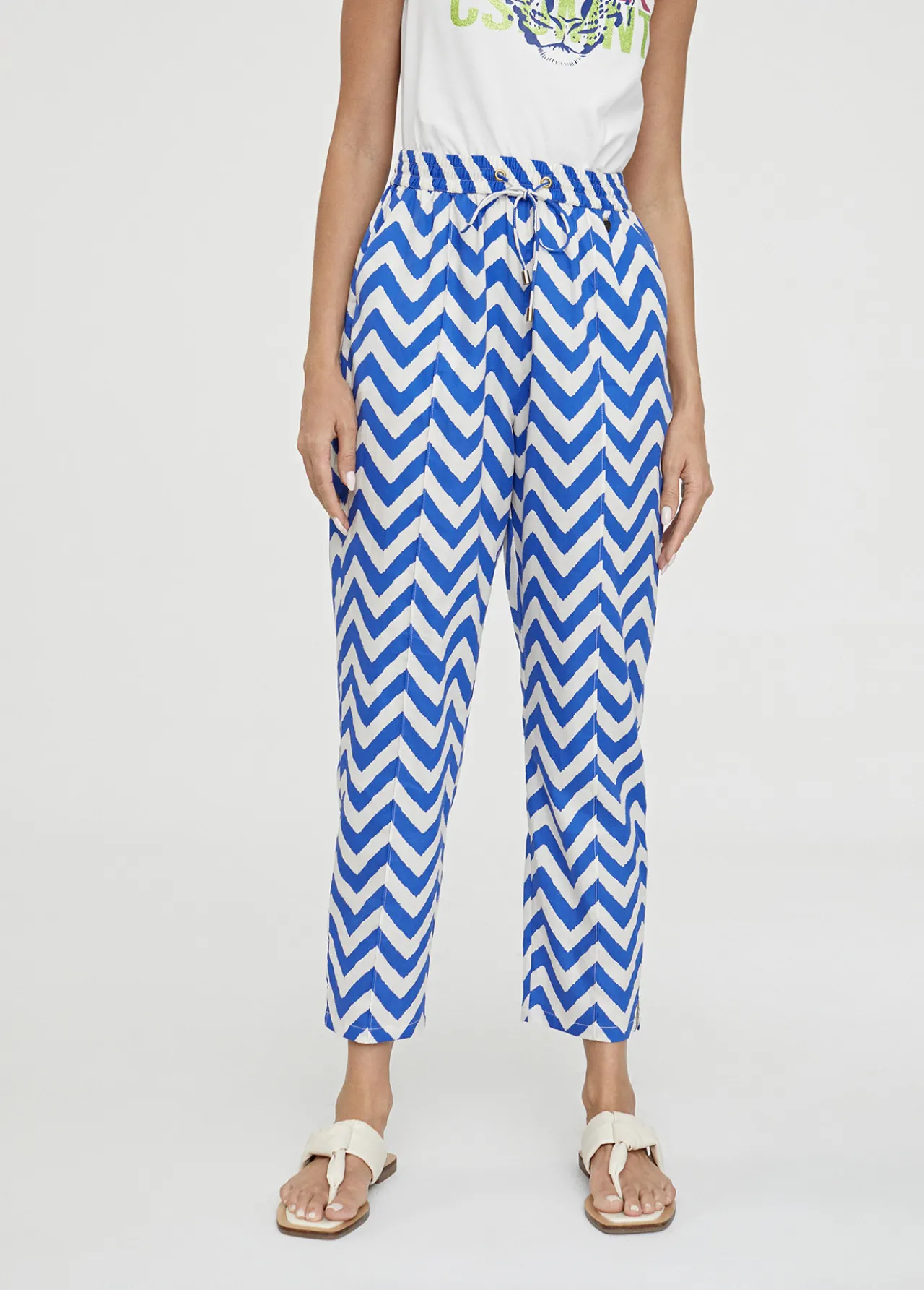 pantaln_jogging_bicolor_4.webp Lola Casademunt Pantalones<Pantalón jogging bicolor AZUL-BLANCO