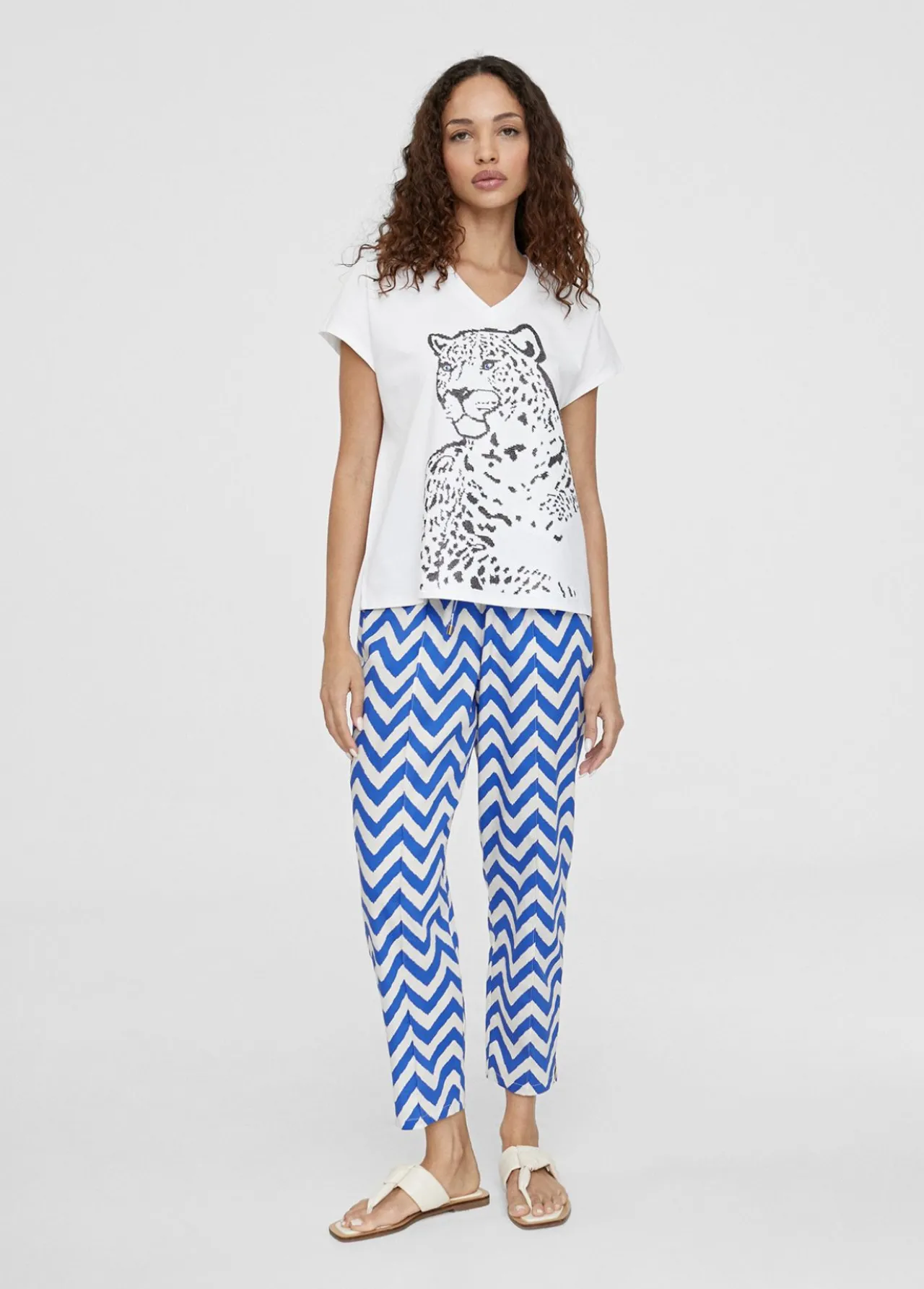pantaln_jogging_bicolor_6.webp Lola Casademunt Pantalones<Pantalón jogging bicolor AZUL-BLANCO