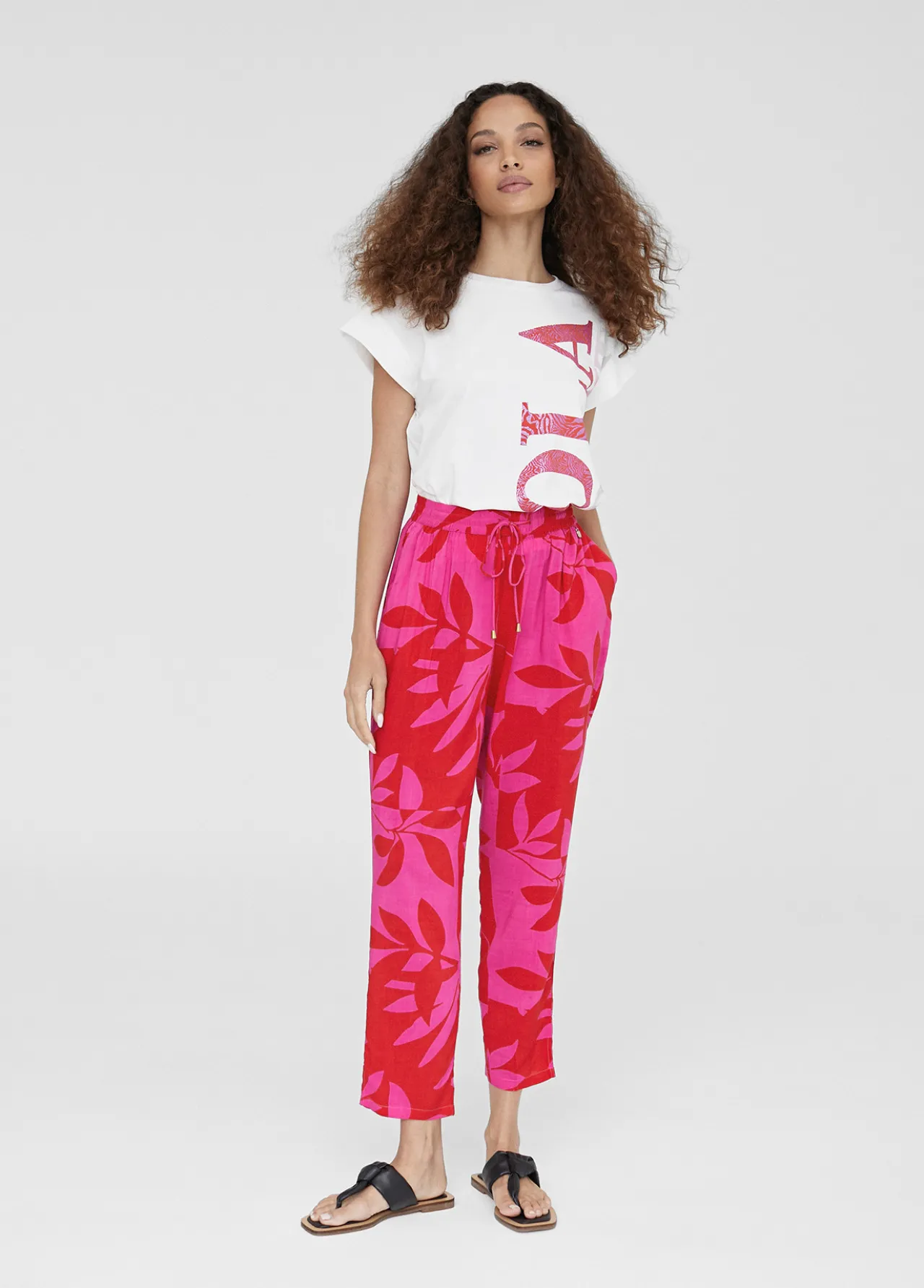 pantaln_jogging_estampado_2.webp Lola Casademunt Pantalones | Baño<Pantalón jogging estampado ROJO-ROSA