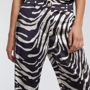 Lola Casademunt Animal Print | Pantalones<Pantalón palazzo cebra NEGRO-CRUDO