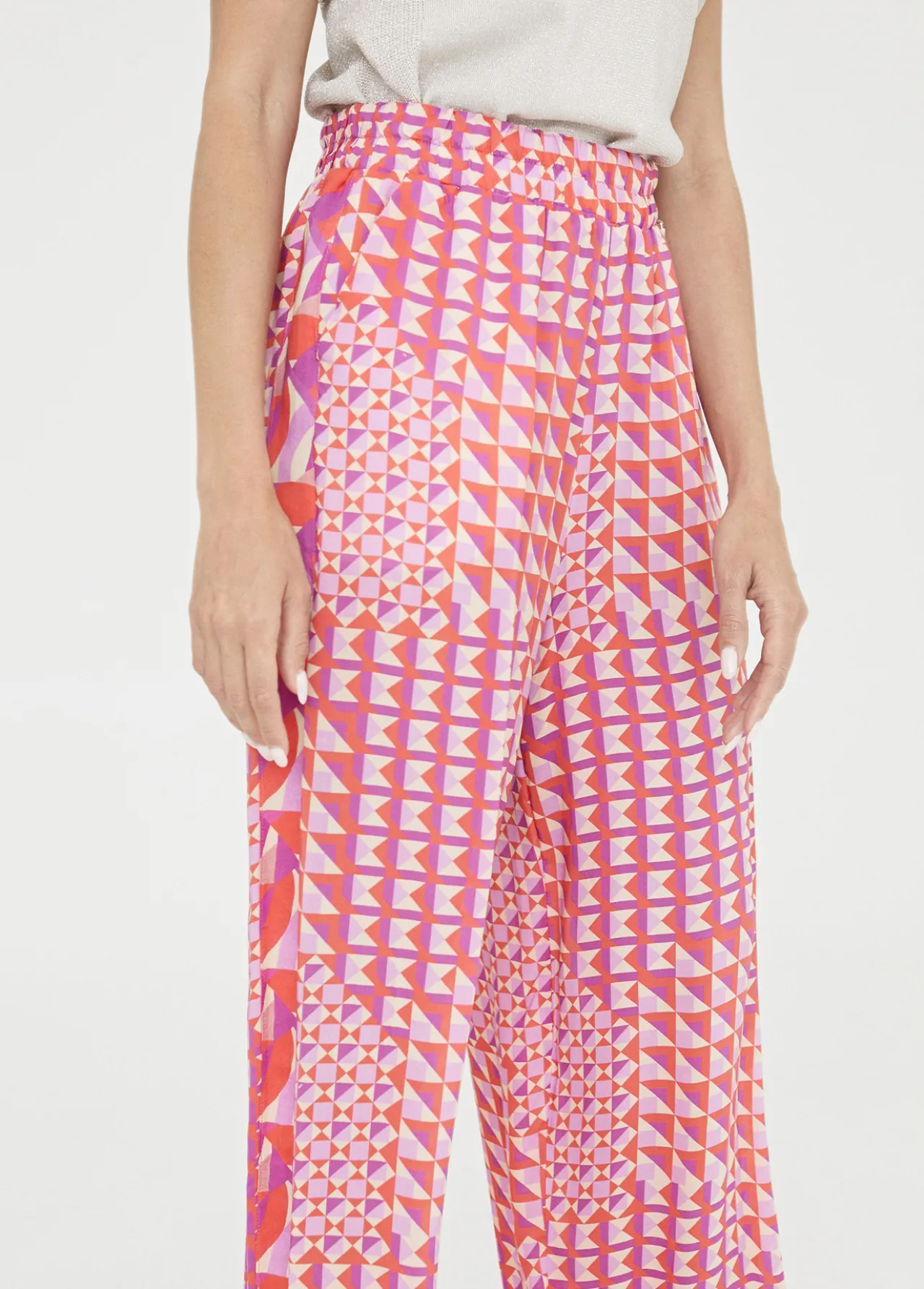 pantaln_palazzo_estampado_4.webp Lola Casademunt Pantalones<Pantalón palazzo estampado ROJO-LILA