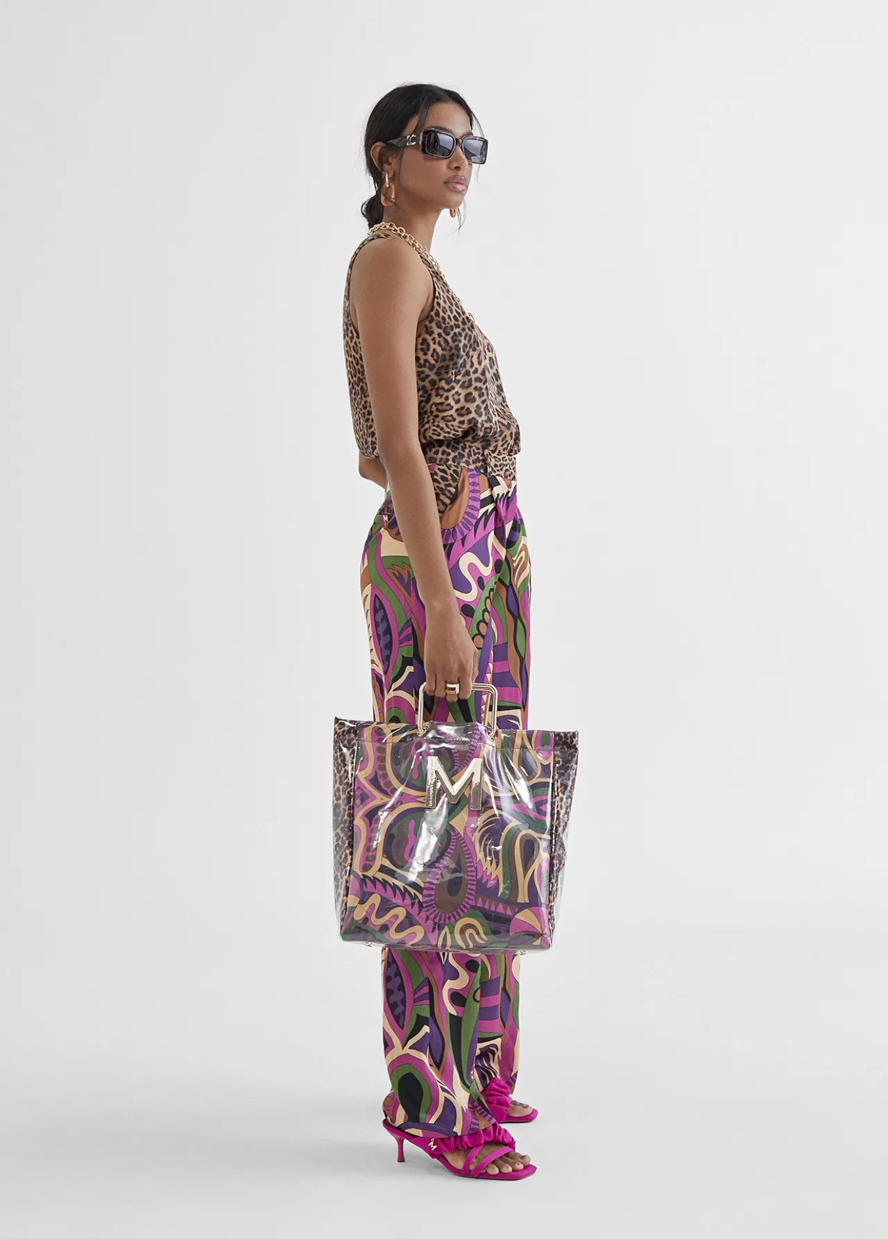 pantaln_palazzo_fluido_2.webp Lola Casademunt Pantalones<Pantalón palazzo fluido LILA-NEGRO