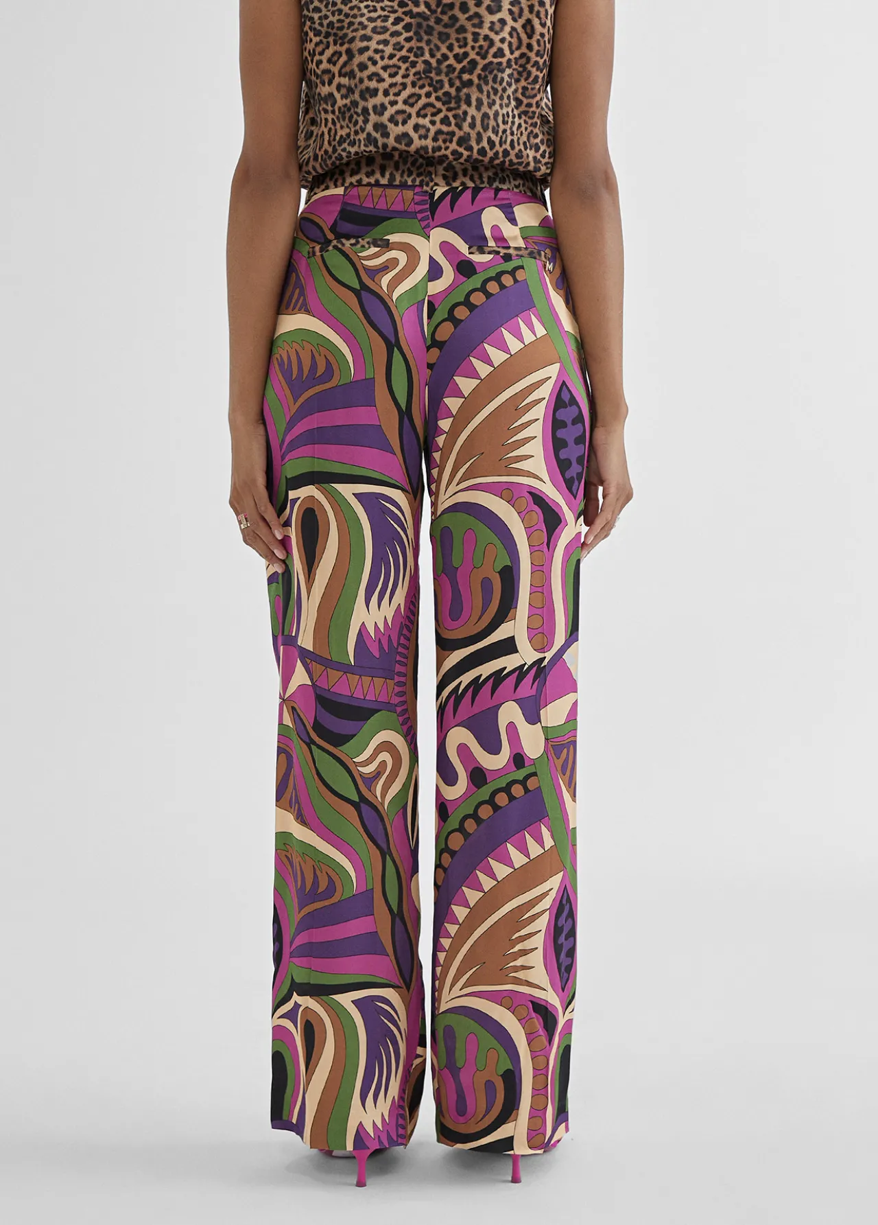 pantaln_palazzo_fluido_4.webp Lola Casademunt Pantalones<Pantalón palazzo fluido LILA-NEGRO