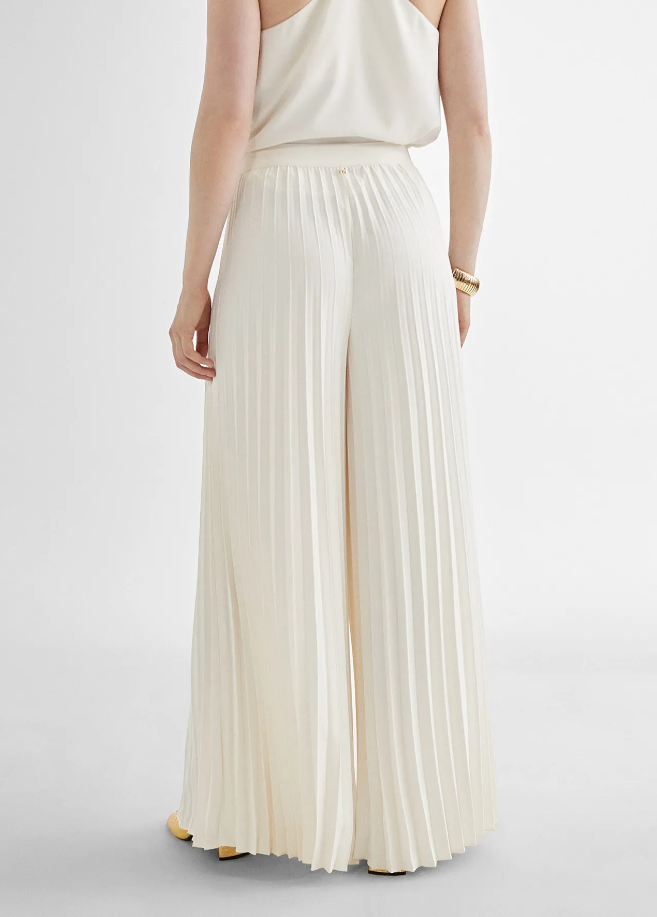 pantaln_plisado_y_fludo_3.webp Lola Casademunt Pantalones<Pantalón plisado y fluído CRUDO