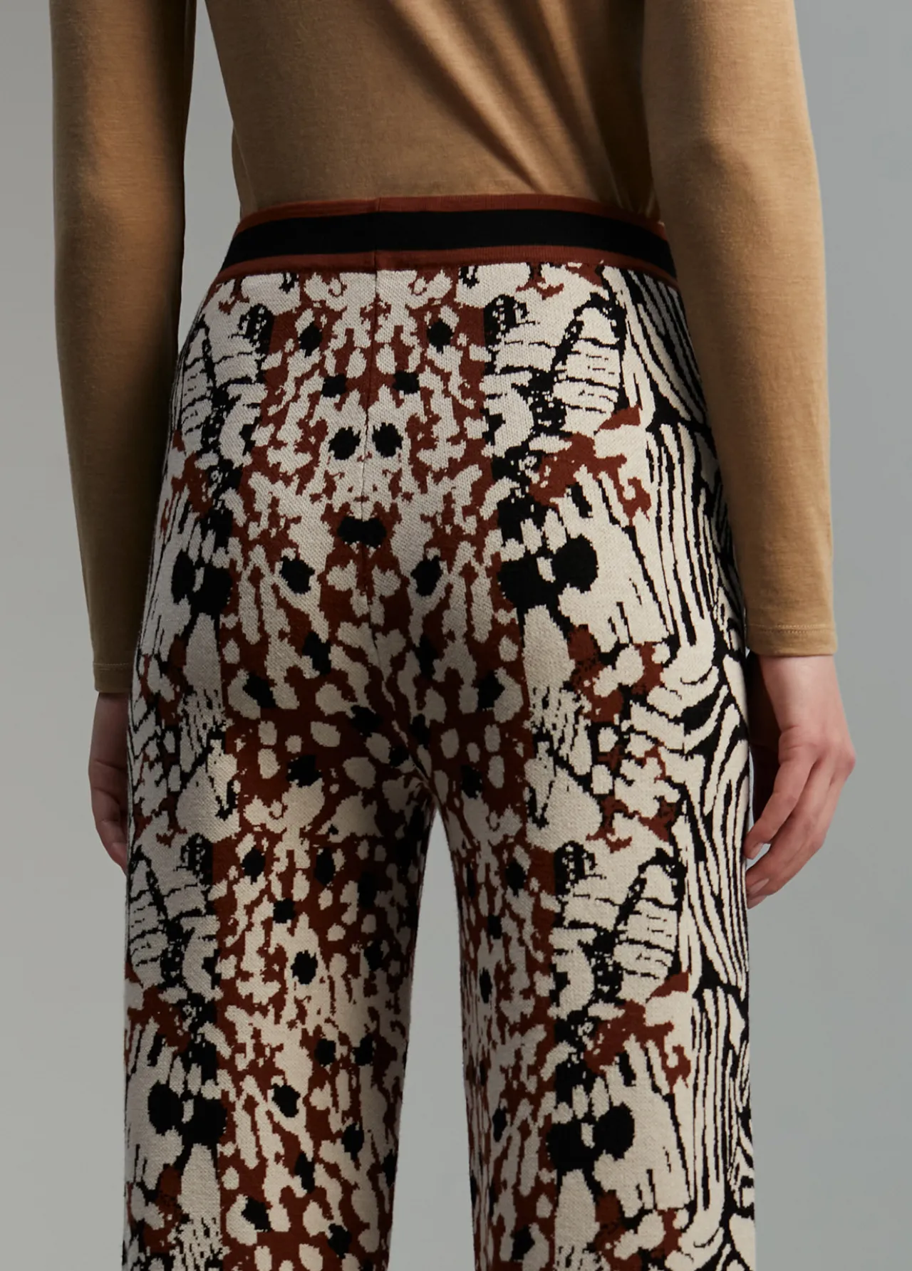 pantaln_punto_animal_print_5.webp Lola Casademunt Animal Print | Punto<Pantalón punto animal print MARRON-NEGRO