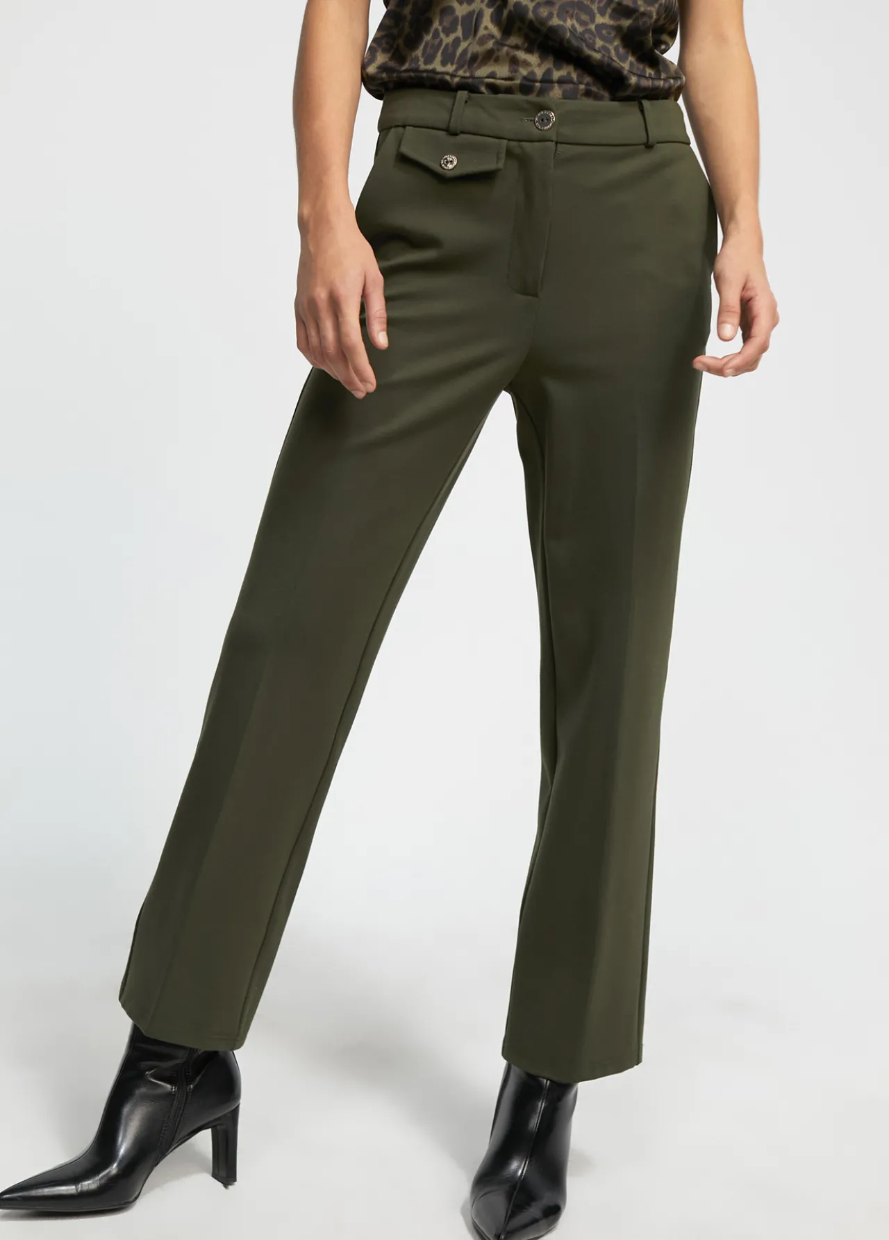 pantaln_punto_roma_3-1.webp Lola Casademunt Pantalones<Pantalón punto roma KAKI