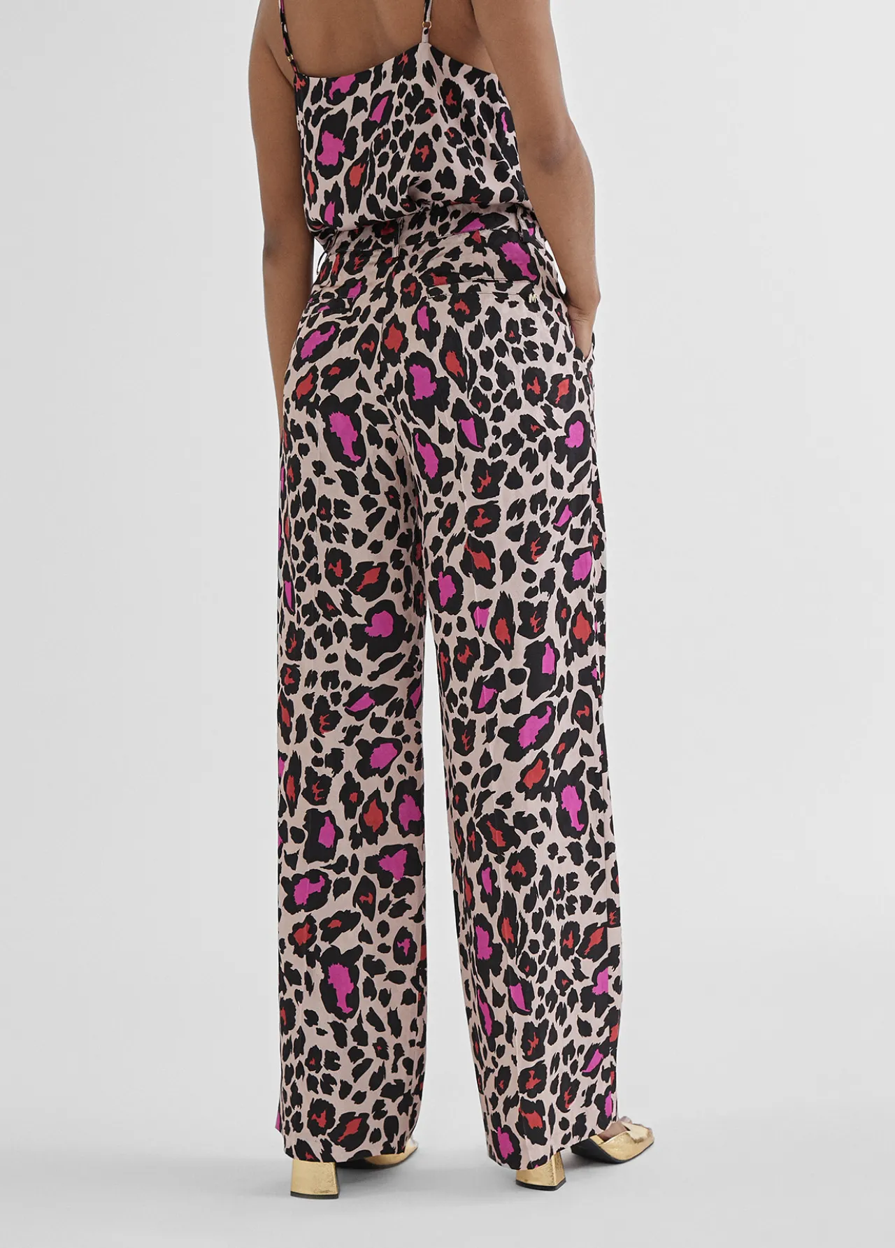 pantaln_recto_animal_print_3.webp Lola Casademunt Pantalones<Pantalón recto animal print ROJO-ROSA