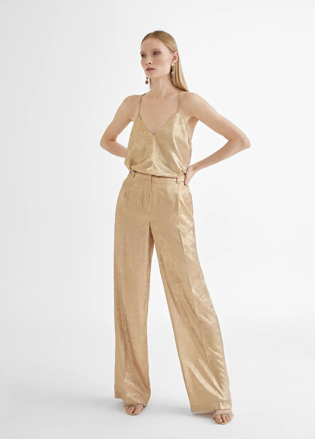 pantaln_recto_dorado_y_tornasolado_1.webp Lola Casademunt Pantalones<Pantalón recto dorado y tornasolado ROSA