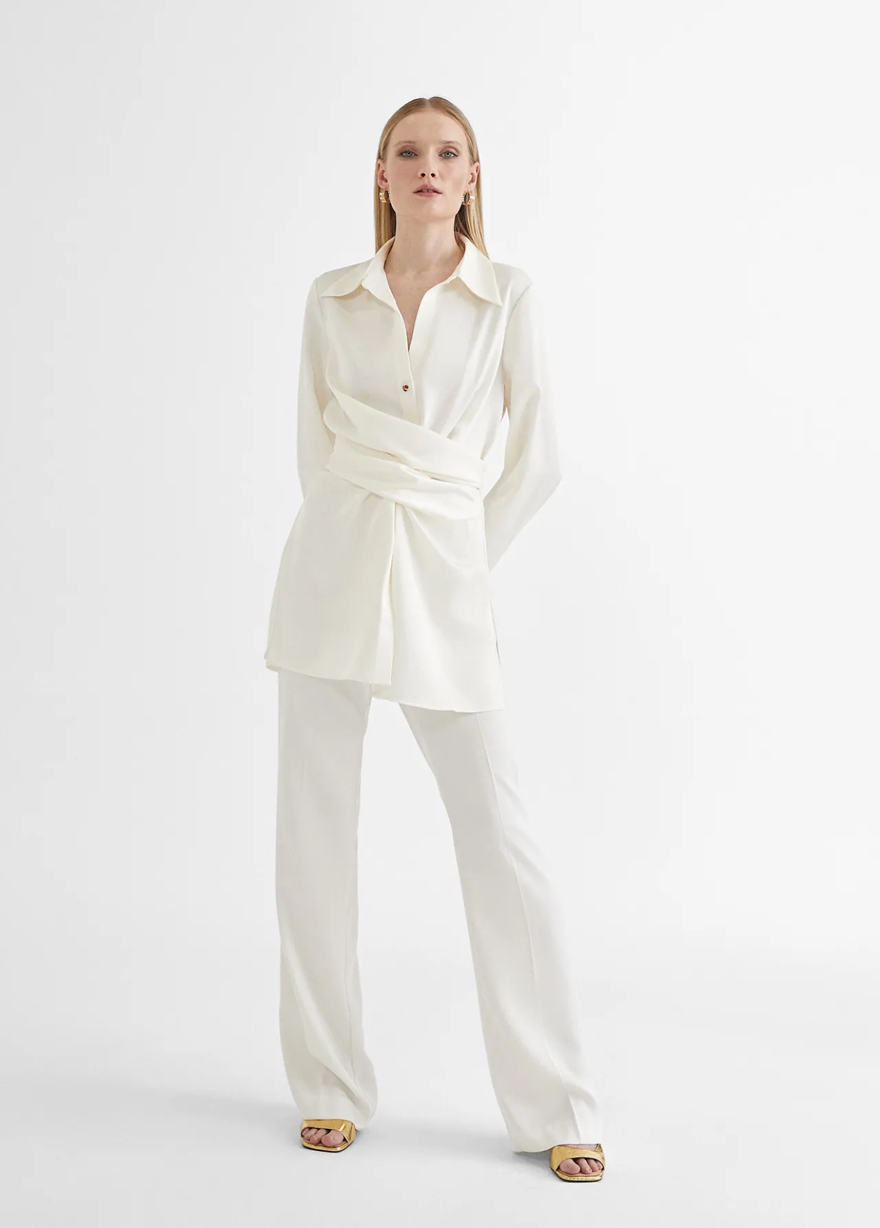 pantaln_recto_fluido_1-2.webp Lola Casademunt Pantalones<Pantalón recto fluido LIMA