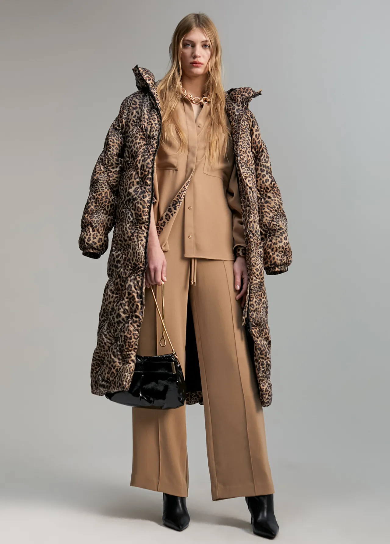 pantaln_wideleg_5.webp Lola Casademunt Pantalones<Pantalón wideleg CAMEL