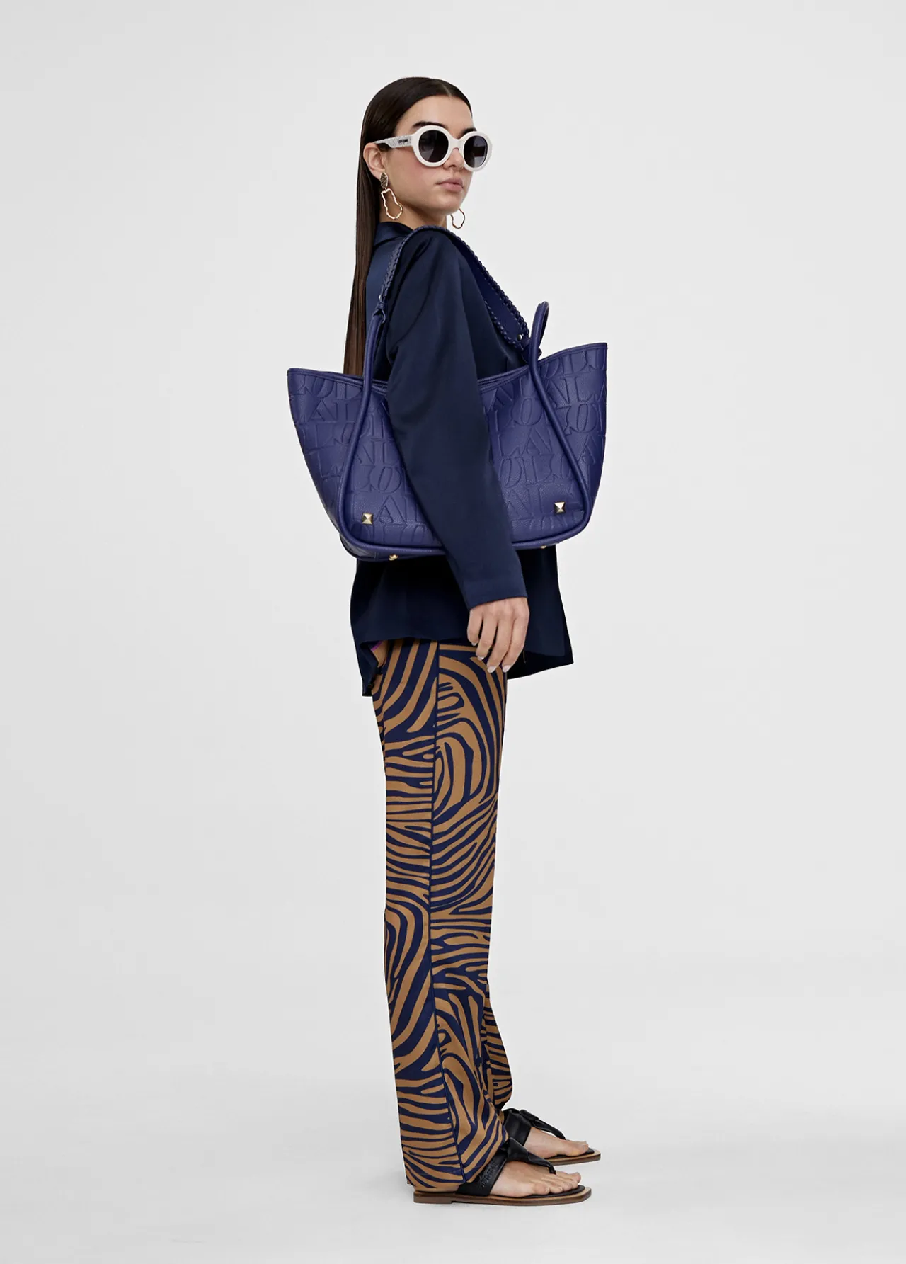 pantalon_recto_estampado_animal_2.webp Lola Casademunt Pantalones<Pantalon recto estampado animal MARRON-AZUL