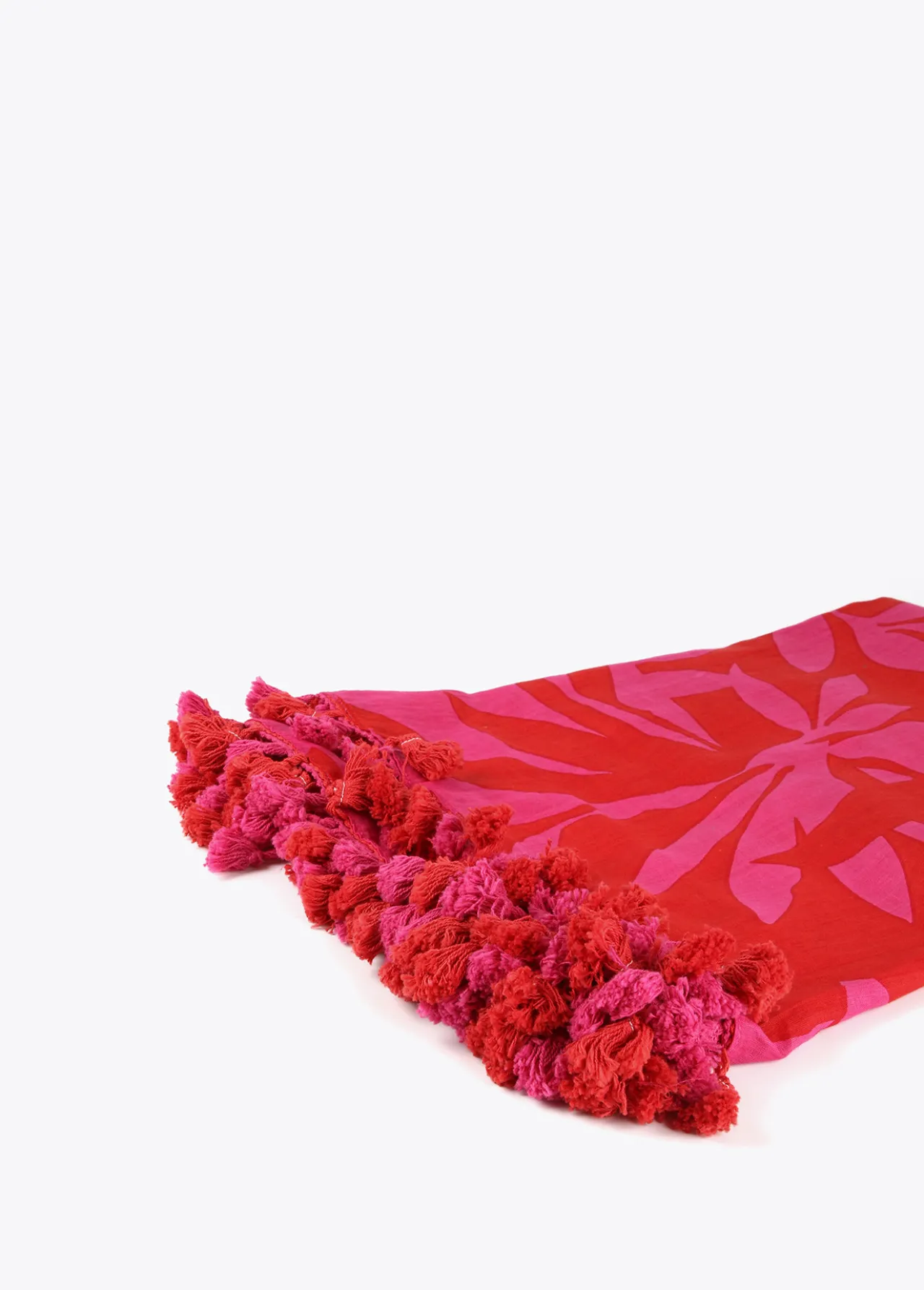 pareo_fucsia_y_rojo_4.webp Lola Casademunt Accesorios<Pareo fucsia y rojo. ROSA-ROJO