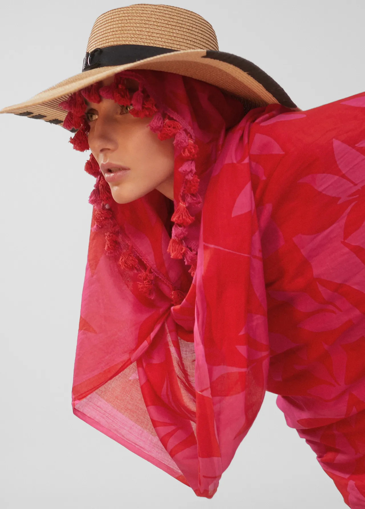 pareo_fucsia_y_rojo_6.webp Lola Casademunt Accesorios<Pareo fucsia y rojo. ROSA-ROJO