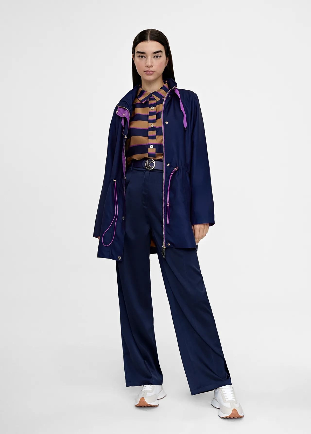 parka_con_capucha_1.webp Lola Casademunt Chaquetas Y Gabardinas | Abrigos Y Cazadoras<Parka con capucha NAVY