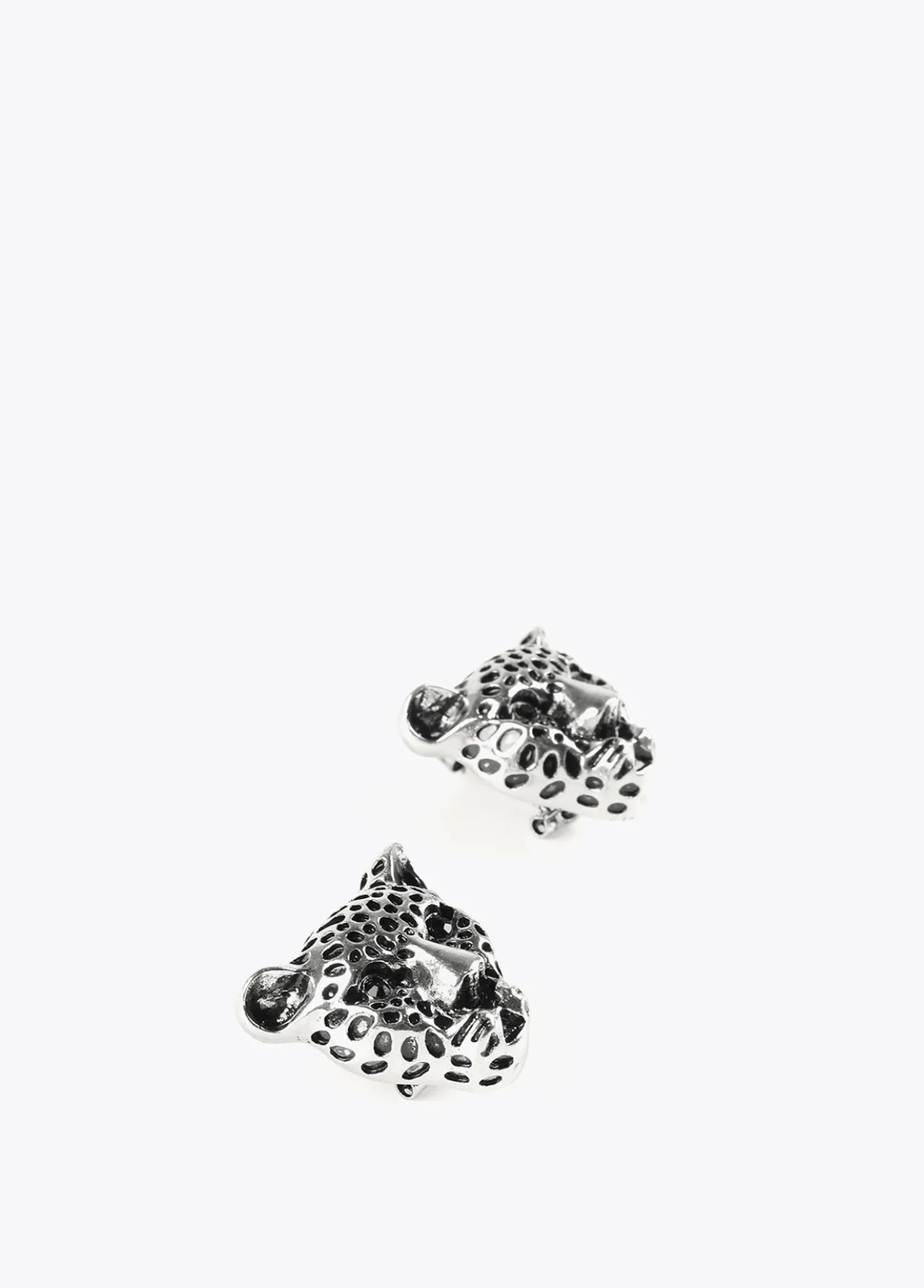 pendientes_cara_leopardo_1-1.webp Lola Casademunt Bisuteria<Pendientes cara leopardo DORADO
