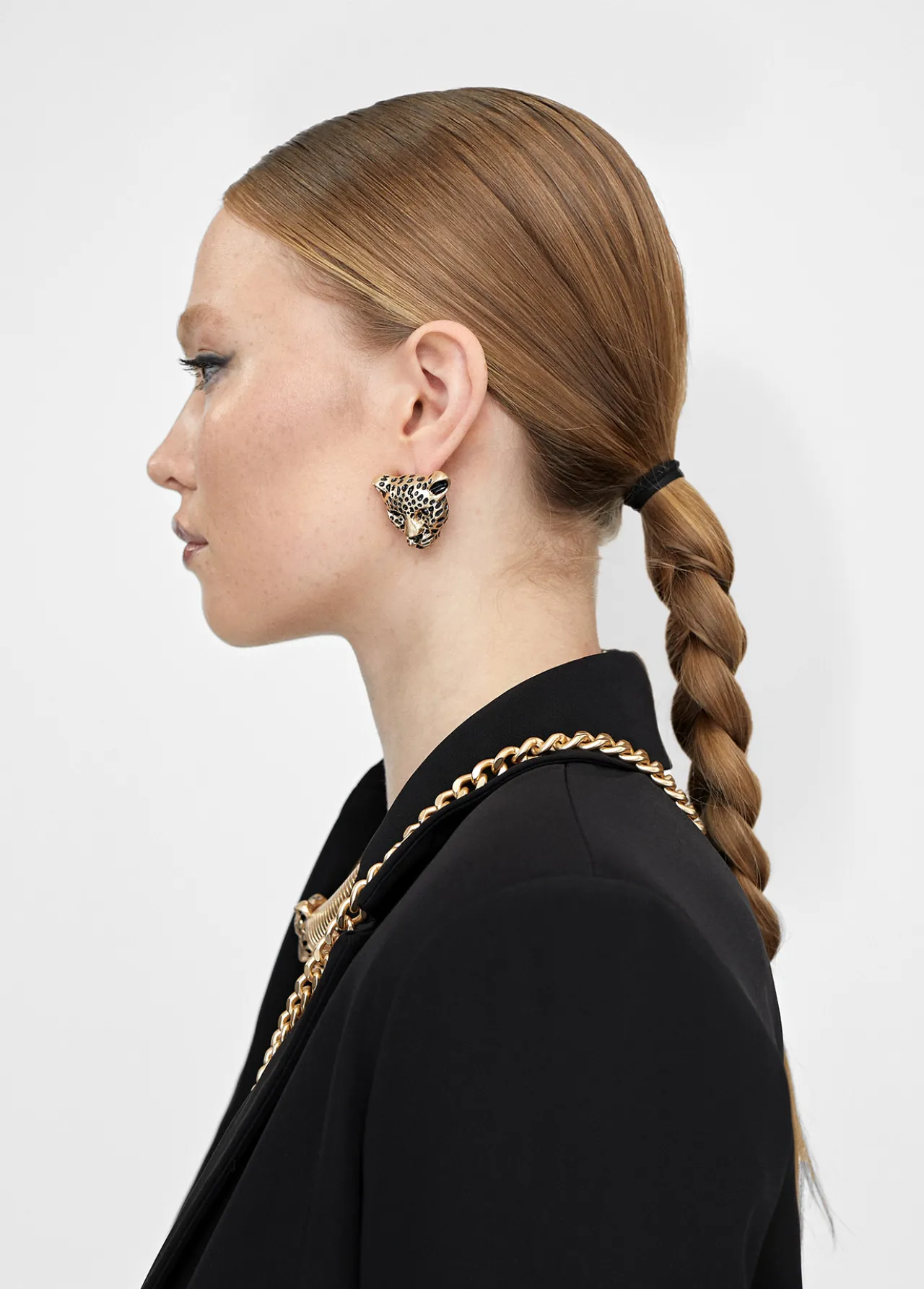 pendientes_cara_leopardo_3.webp Lola Casademunt Bisuteria<Pendientes cara leopardo DORADO