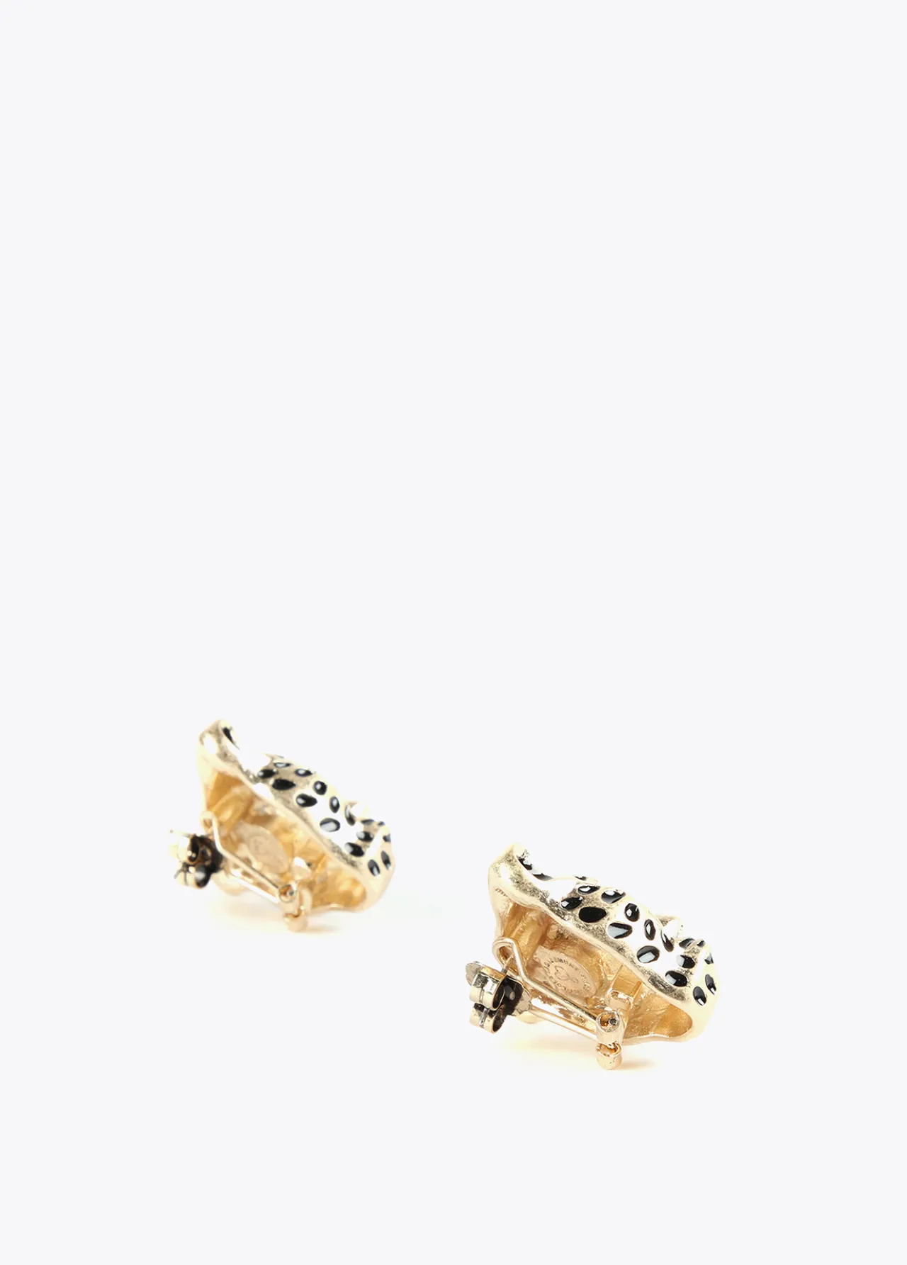 pendientes_cara_leopardo_4.webp Lola Casademunt Bisuteria<Pendientes cara leopardo DORADO