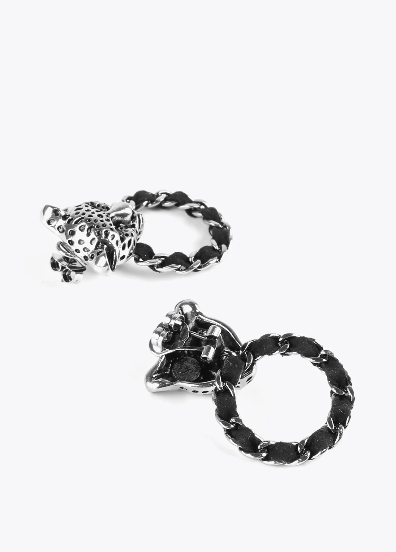 pendientes_cara_leopardo_y_aro_3-1.webp Lola Casademunt Bisuteria<Pendientes cara leopardo y aro DORADO