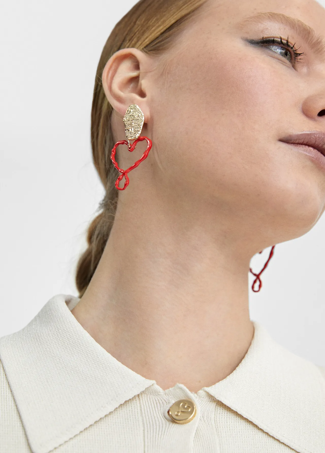pendientes_corazn_lacado_1.webp Lola Casademunt Bisuteria<Pendientes corazón lacado ROJO