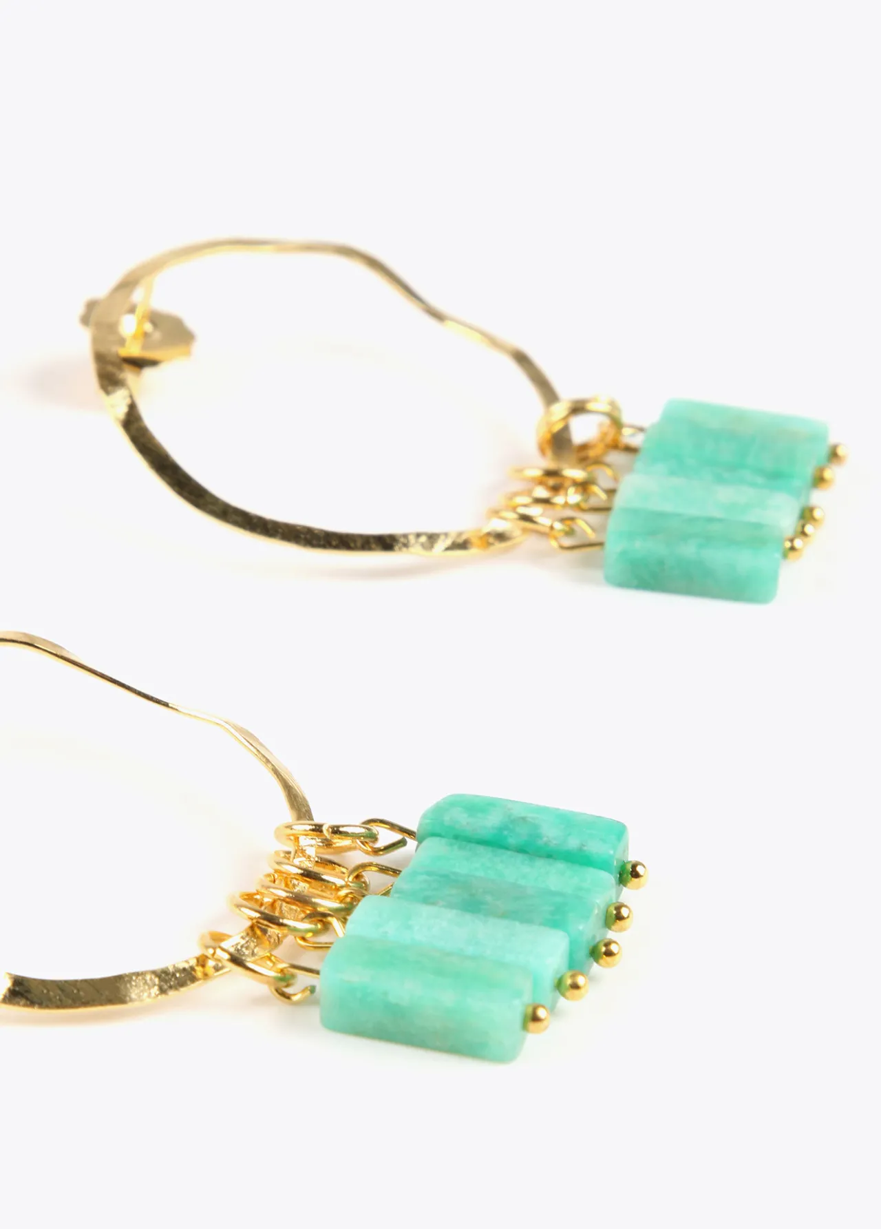 pendientes_de_aro_con_piedras_naturales_4-1.webp Lola Casademunt Bisuteria<Pendientes de aro con piedras naturales CORAL