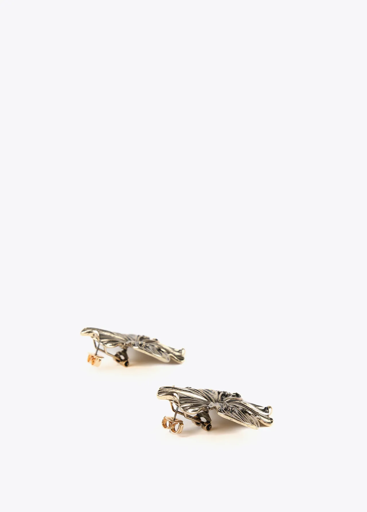 pendientes_de_flores_1.webp Lola Casademunt Bisuteria<Pendientes de flores DORADO
