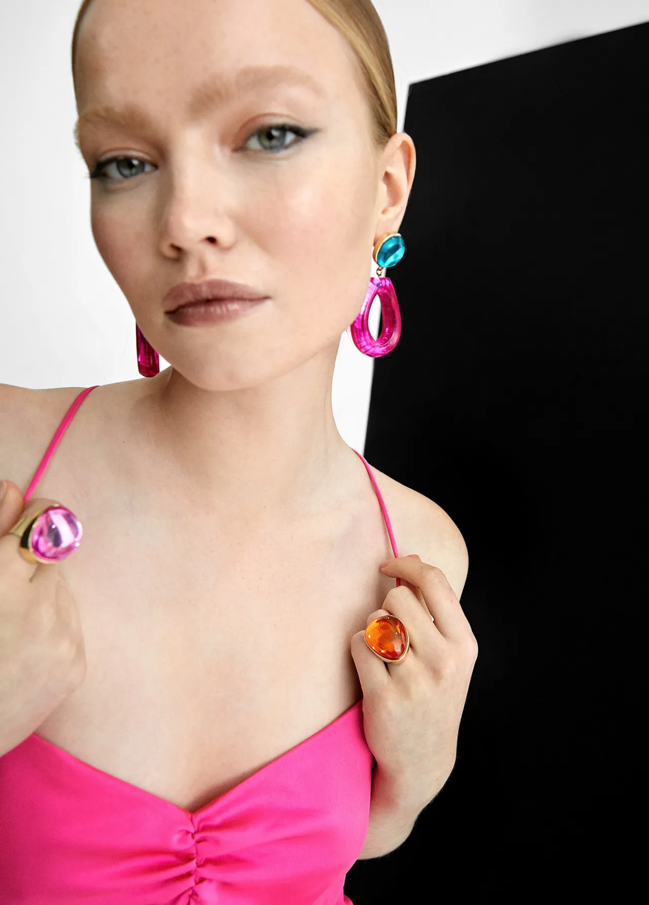 pendientes_dos_piezas_de_colores_1-1.webp Lola Casademunt Bisuteria<Pendientes dos piezas de colores FUCSIA