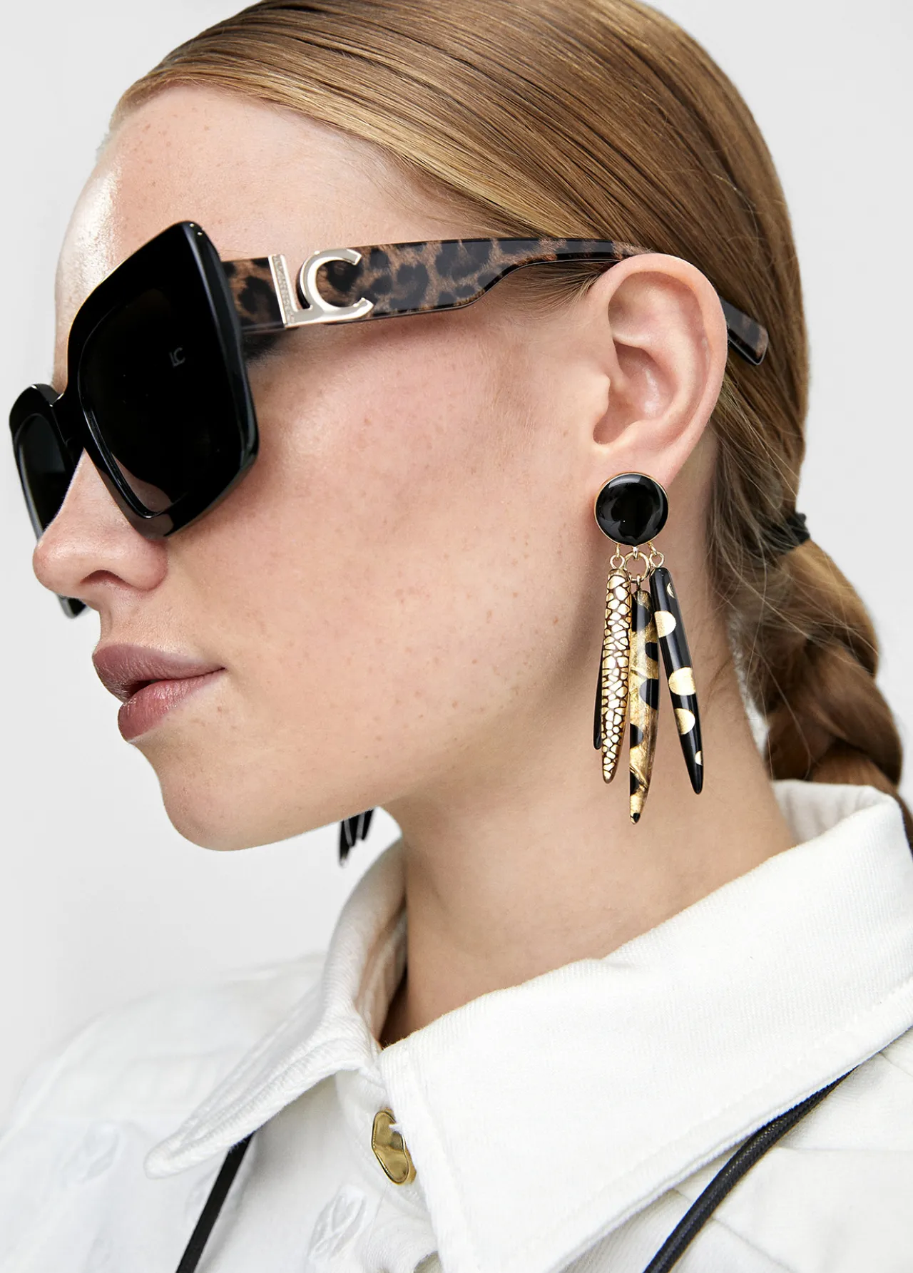 pendientes_estilo_africano_5.webp Lola Casademunt Bisuteria<Pendientes estilo africano NEGRO