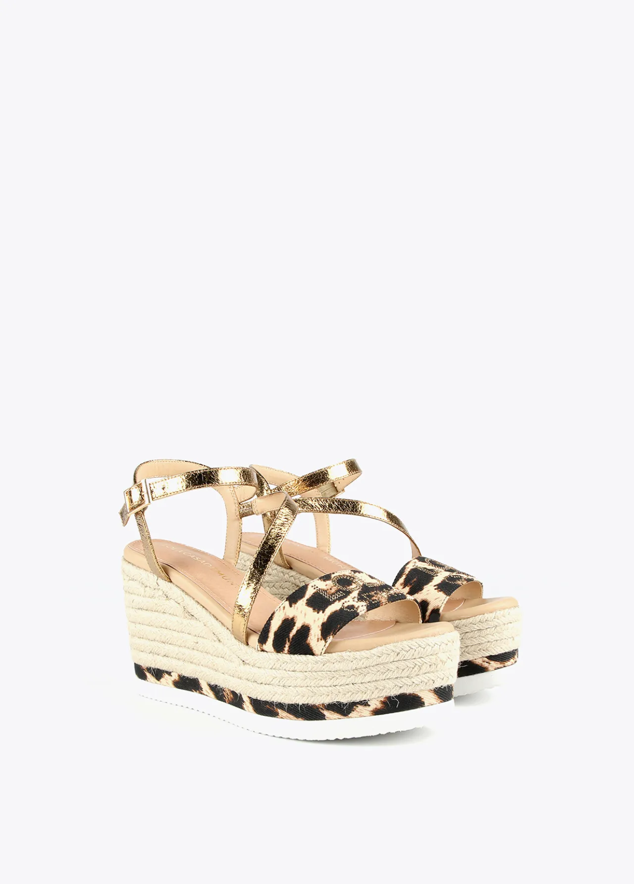 sandalia_cua_animal_print_1.webp Lola Casademunt Calzado<Sandalia cuña animal print CRUDO-NEGRO