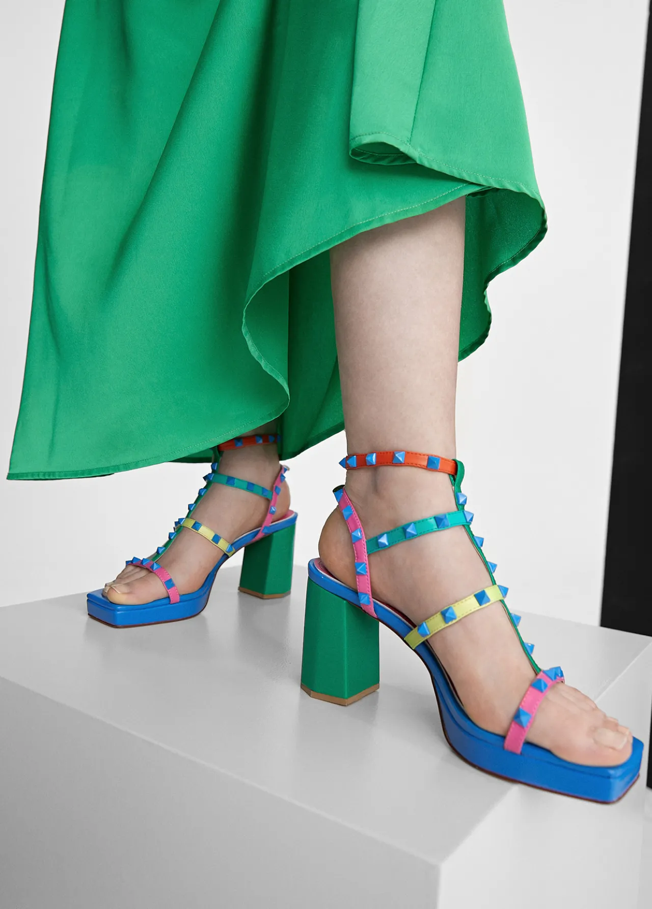 Lola Casademunt Calzado<Sandalia de tacón con tiras multicolor VERDE-ROSA