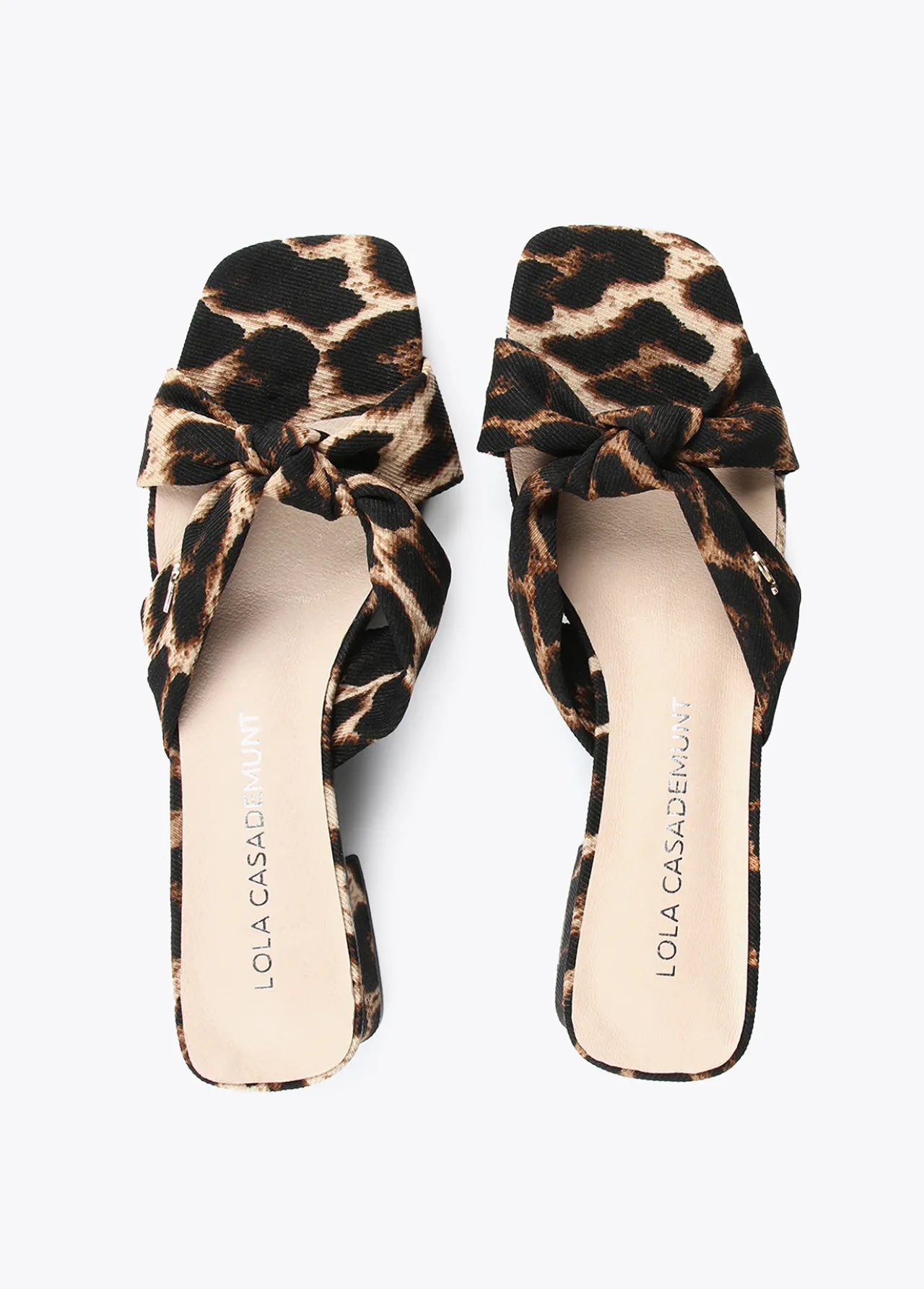 sandalia_estampado_animal_3.webp Lola Casademunt Calzado<Sandalia estampado animal DORADO