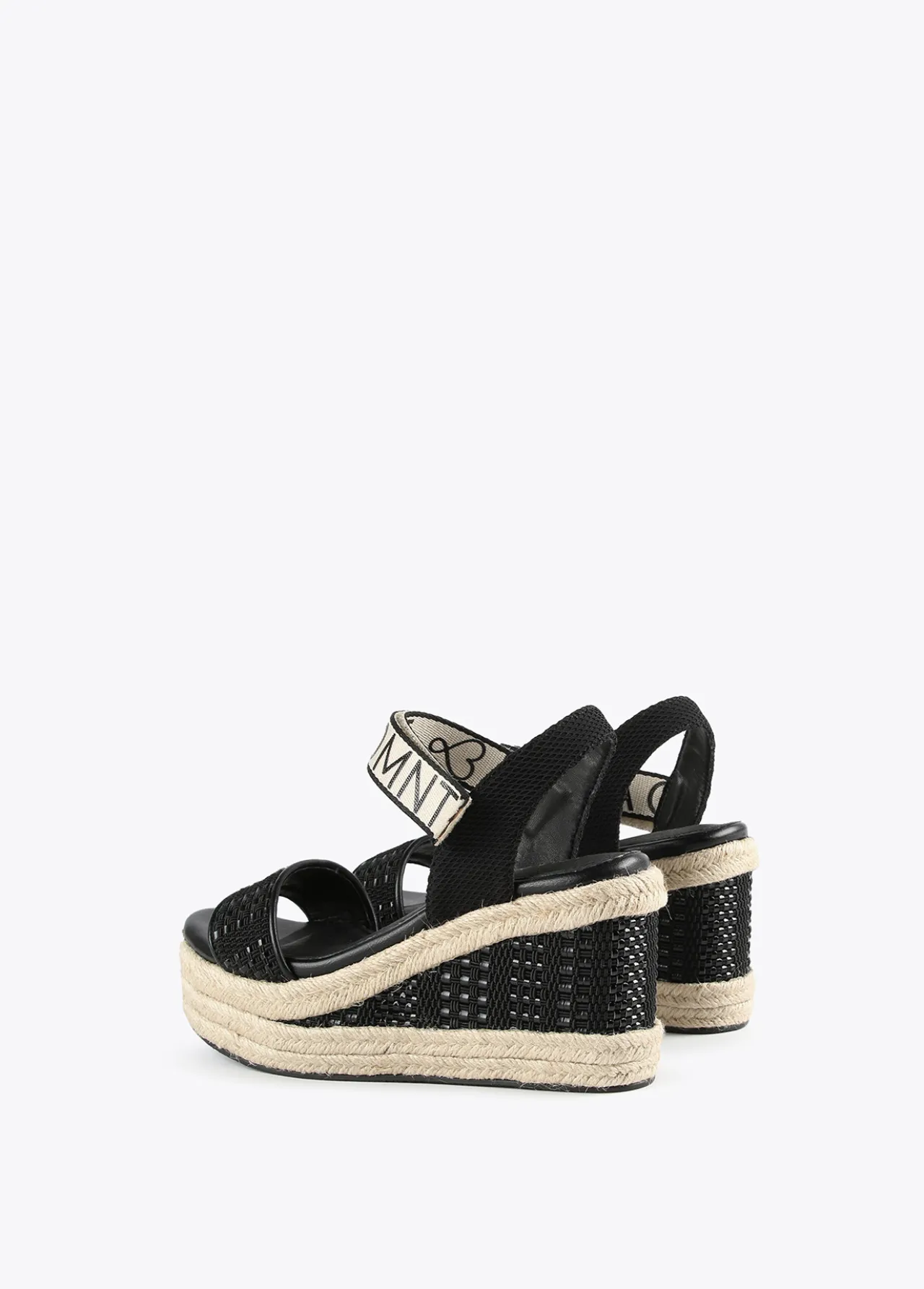 sandalia_negra_tipo_cua_5.webp Lola Casademunt Calzado<Sandalia negra tipo cuña NEGRO-CRUDO